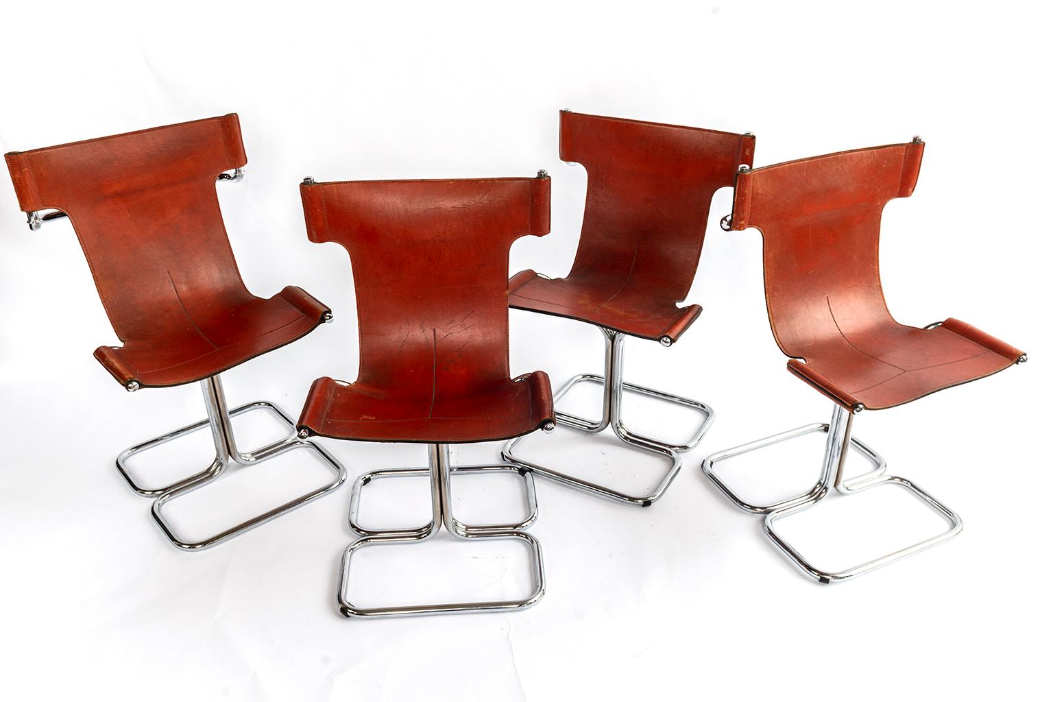 Set of Four Mid-Century Modern T Chairs in Chrome and Cognac Leather. For Sale 3