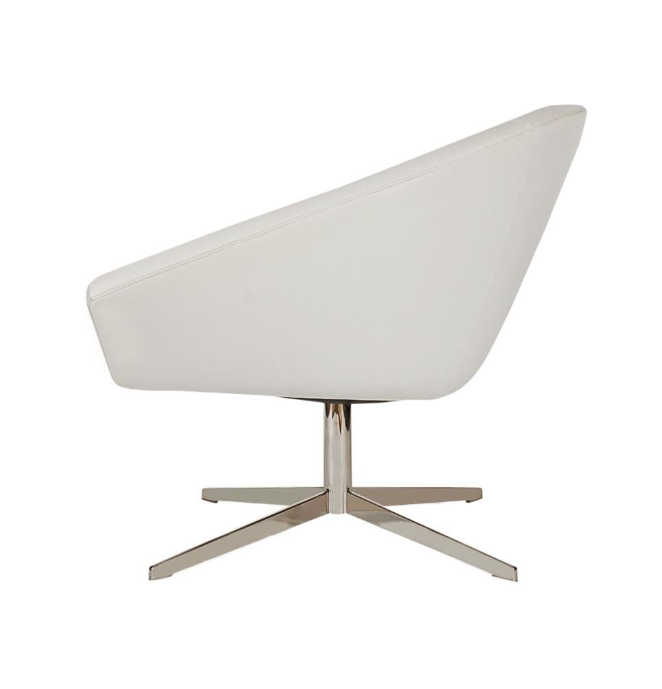 Stainless Steel Set of Four Mid-Century Modern White Swivel Lounge Chairs by Bernhardt