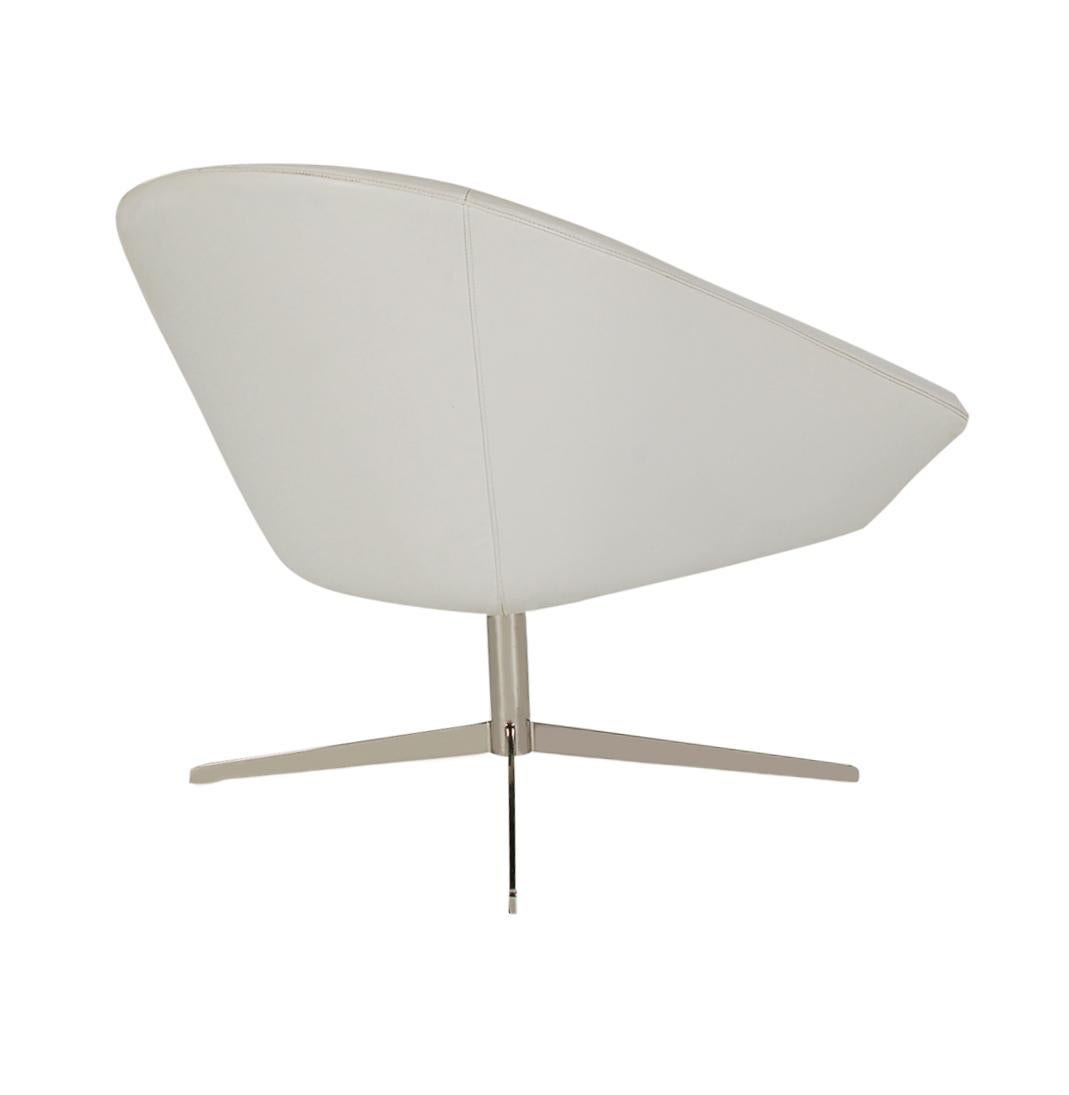 Set of Four Mid-Century Modern White Swivel Lounge Chairs by Bernhardt 2