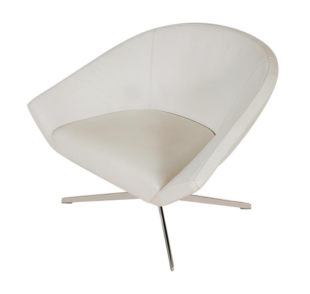 Late 20th Century Set of Four Mid-Century Modern White Swivel Lounge Chairs by Bernhardt
