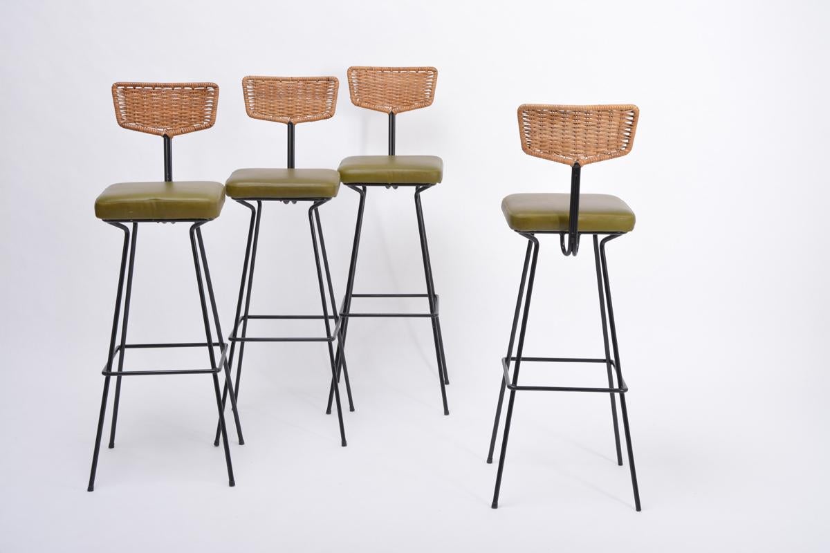 Set of Four Mid-Century Modern Wicker Bar Stools by Herta Maria Witzemann In Good Condition For Sale In Berlin, DE