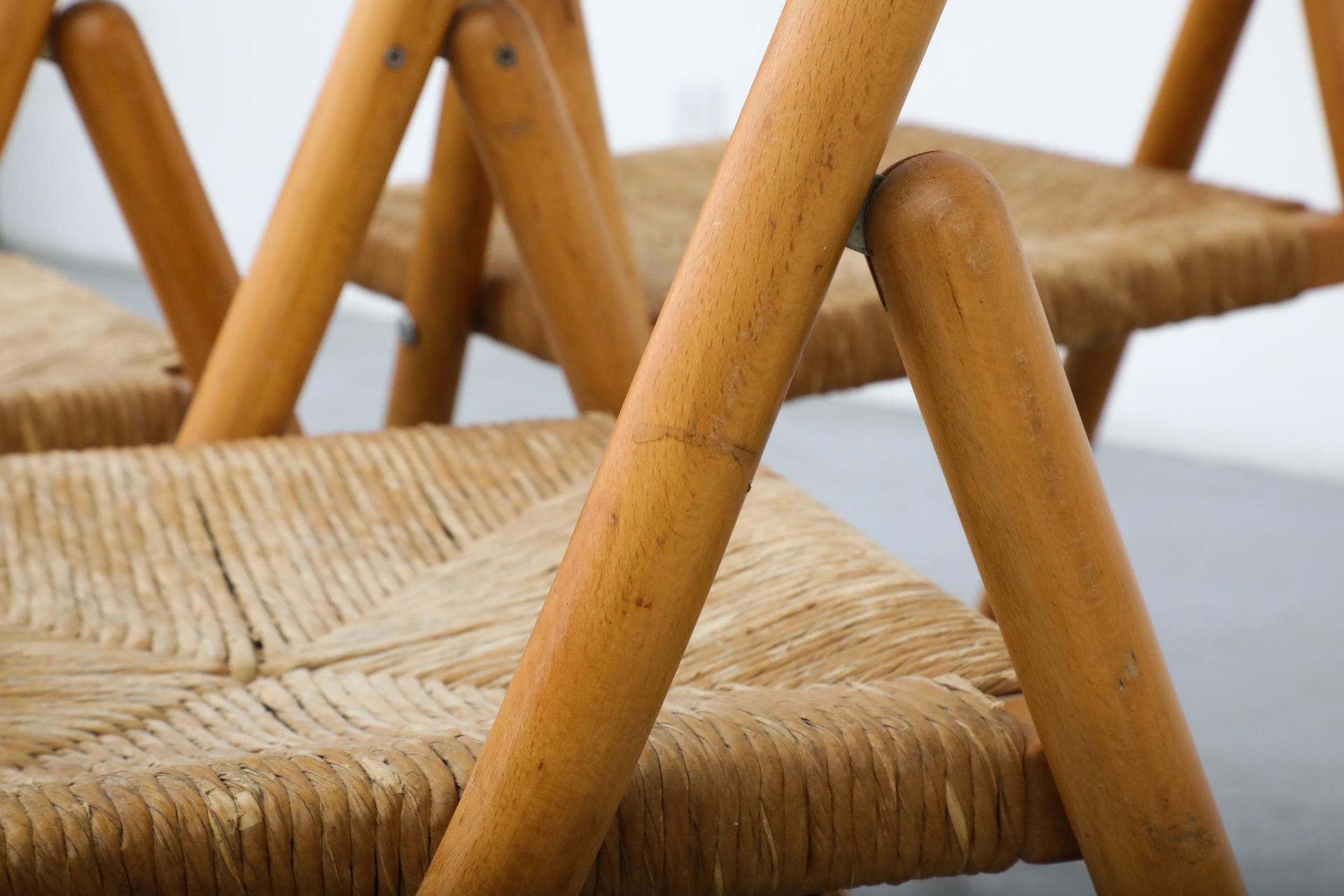 Ensemble de quatre chaises pliantes en Oak Oak du milieu du siècle avec dossiers incurvés et sièges en joncs en vente 10