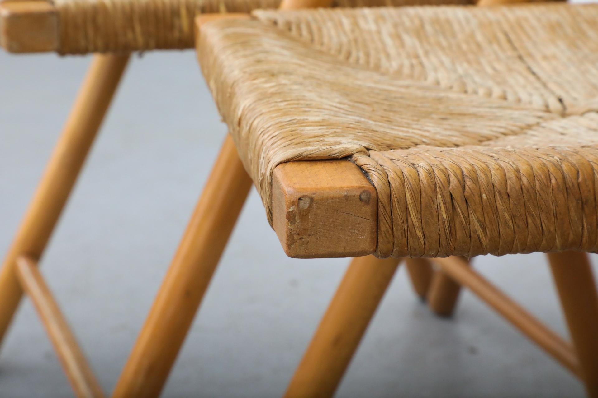 Ensemble de quatre chaises pliantes en Oak Oak du milieu du siècle avec dossiers incurvés et sièges en joncs en vente 11