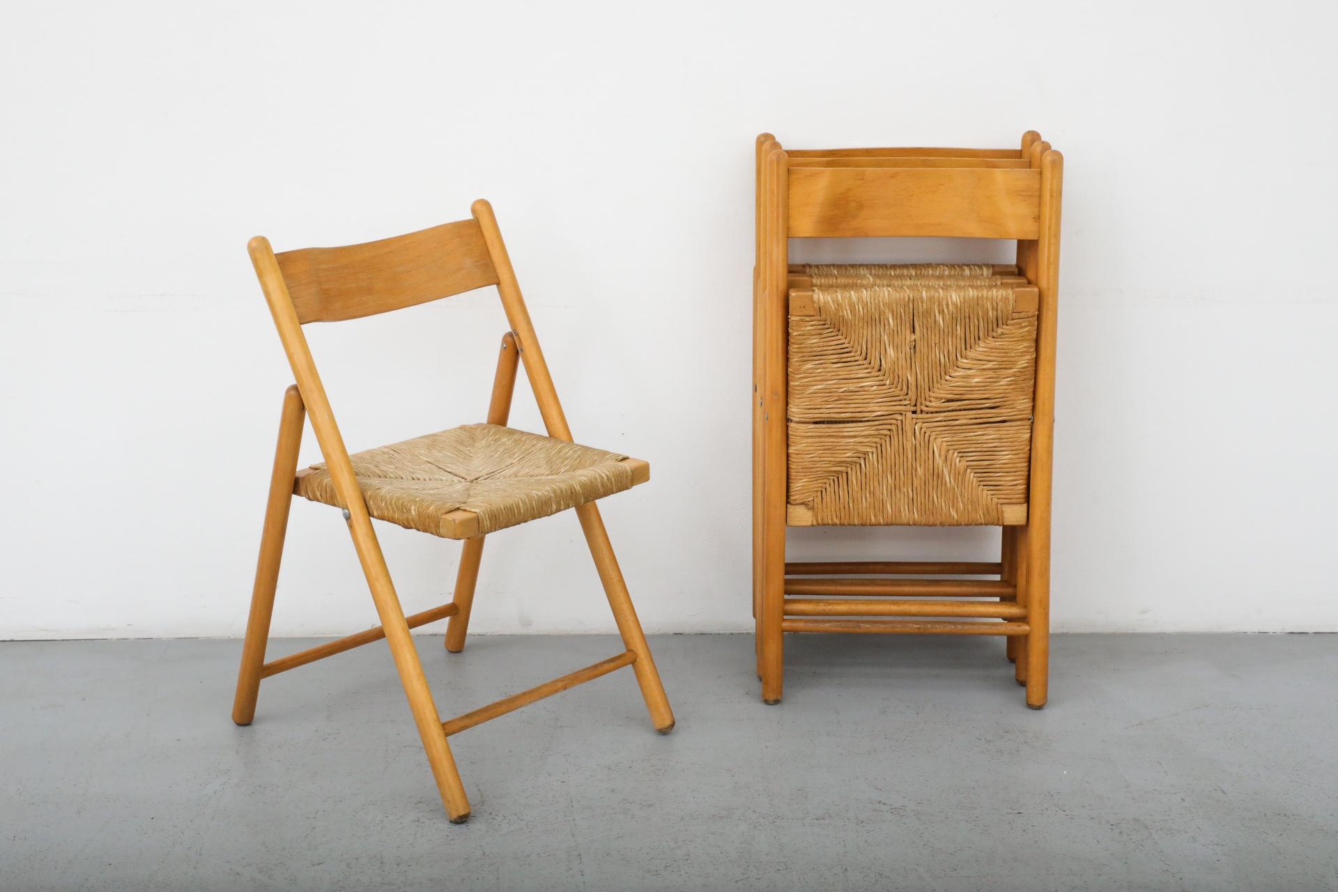 Ensemble de quatre chaises pliantes en Oak Oak du milieu du siècle avec dossiers incurvés et sièges en joncs en vente 13