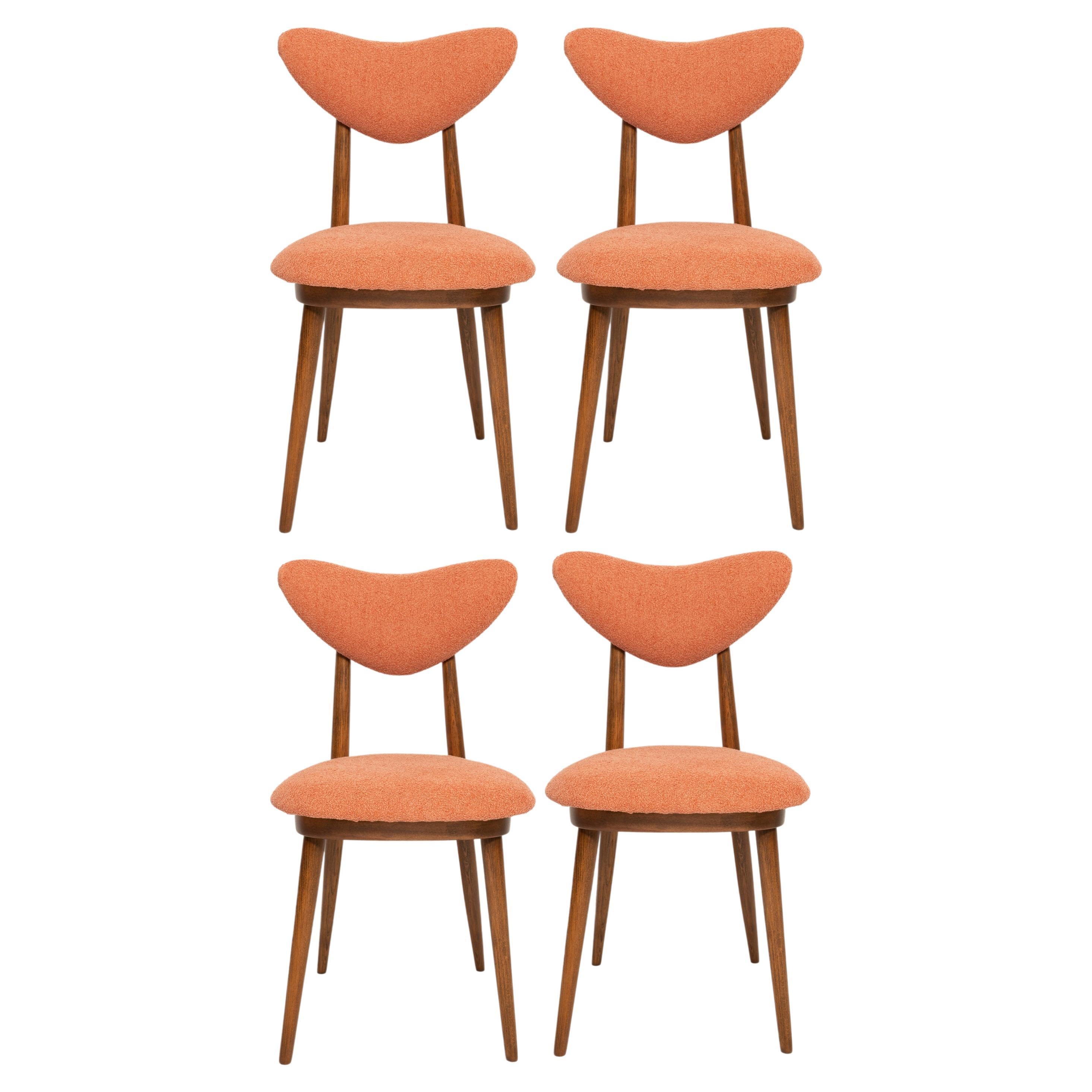Ensemble de quatre chaises en velours orange du milieu du siècle, Europe, années 1960
