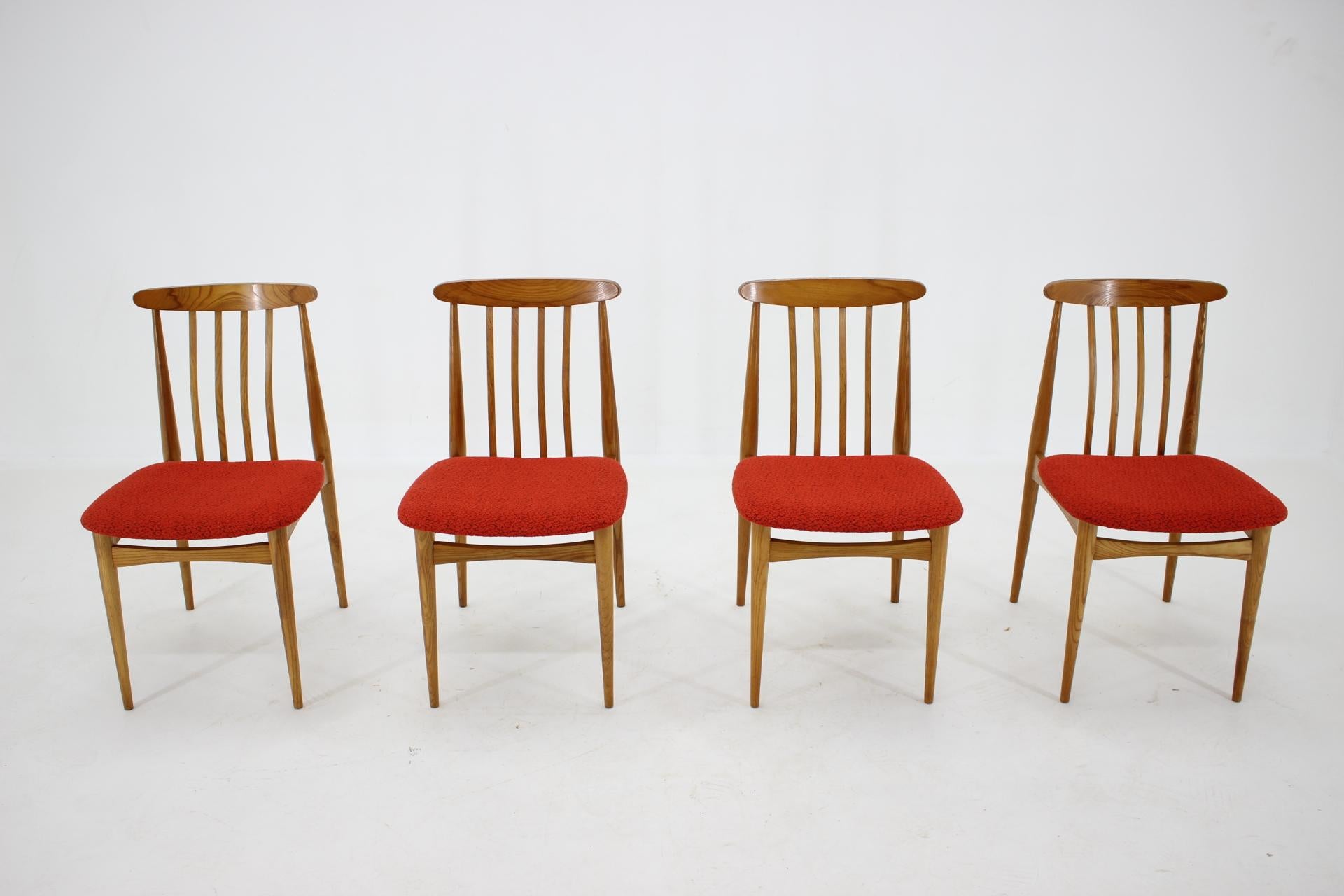 Mid-Century moderno Set di quattro sedie da pranzo in faggio di design organico del Medioevo - Anni '60 in vendita