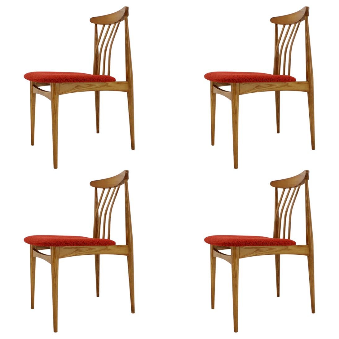 Ensemble de quatre chaises de salle à manger en hêtre de conception organique du milieu du siècle dernier - années 1960