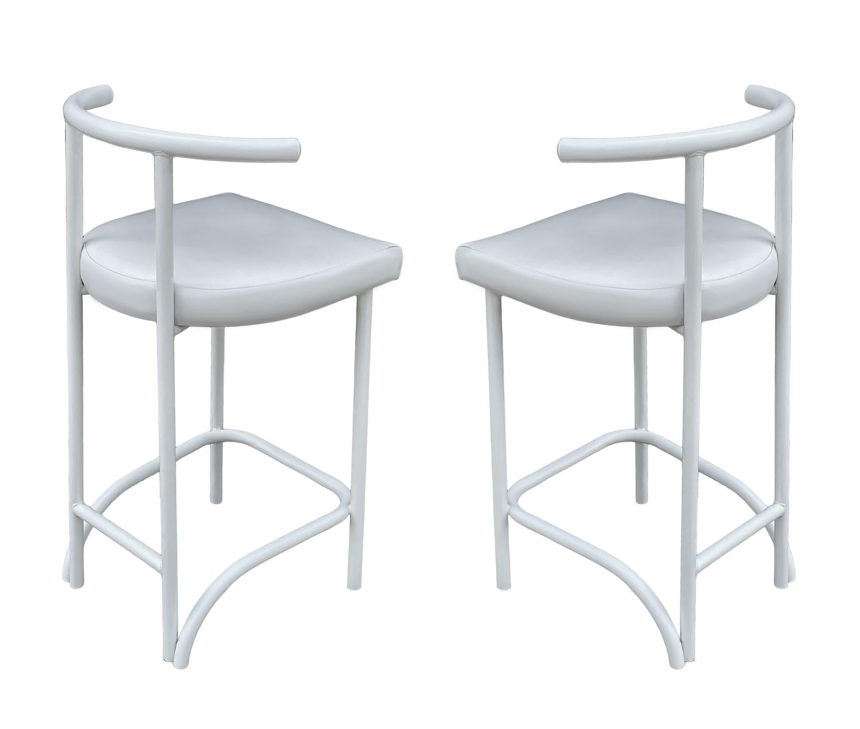 Set of Four Mid Century Post Modern Tokyo Style Counter or Bar Stools in White In Good Condition For Sale In Philadelphia, PA
