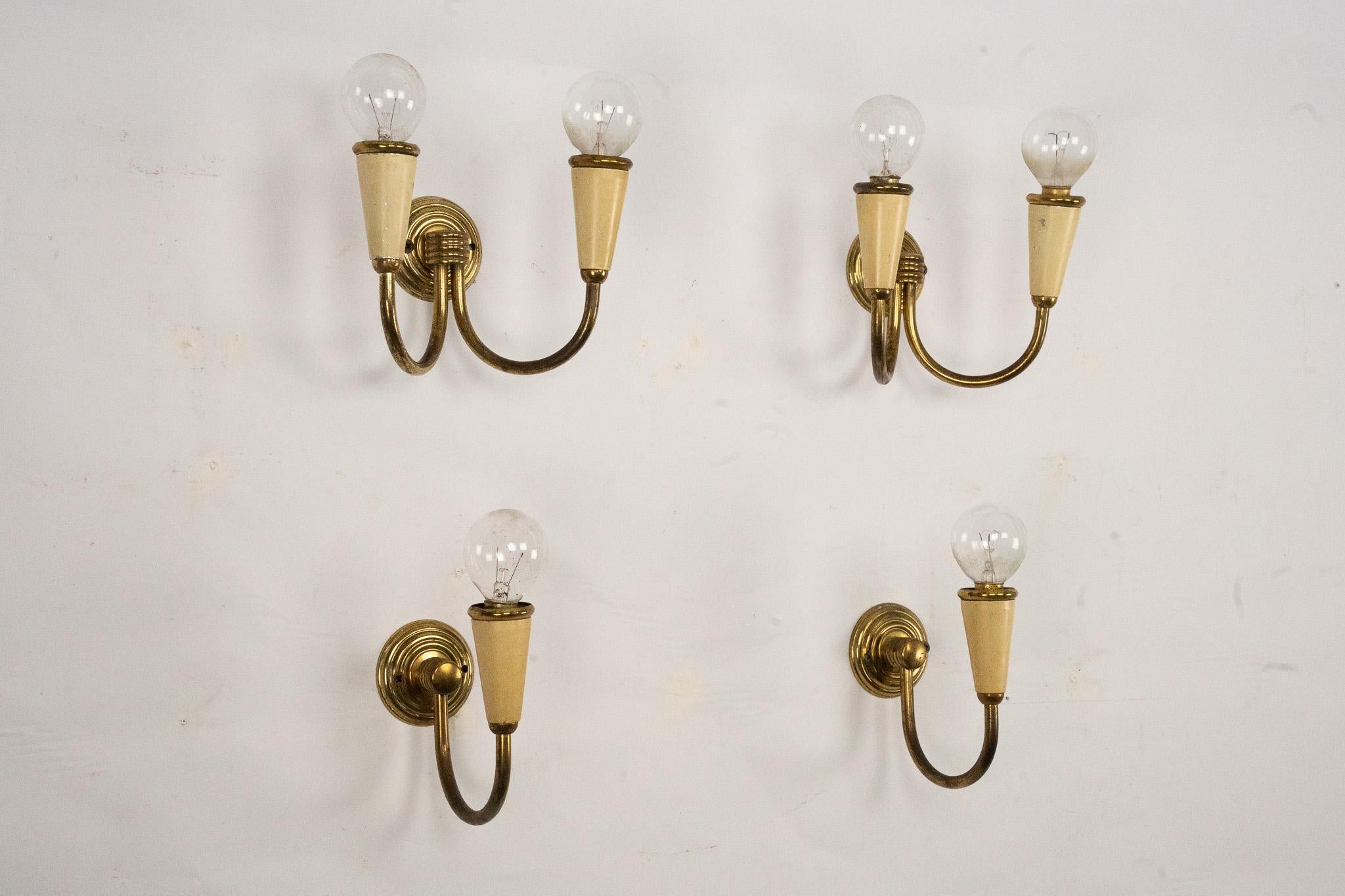Set of four Mid-Century sconces in lacquer and brass. Italy 1950s Bon état - En vente à Catania, CT