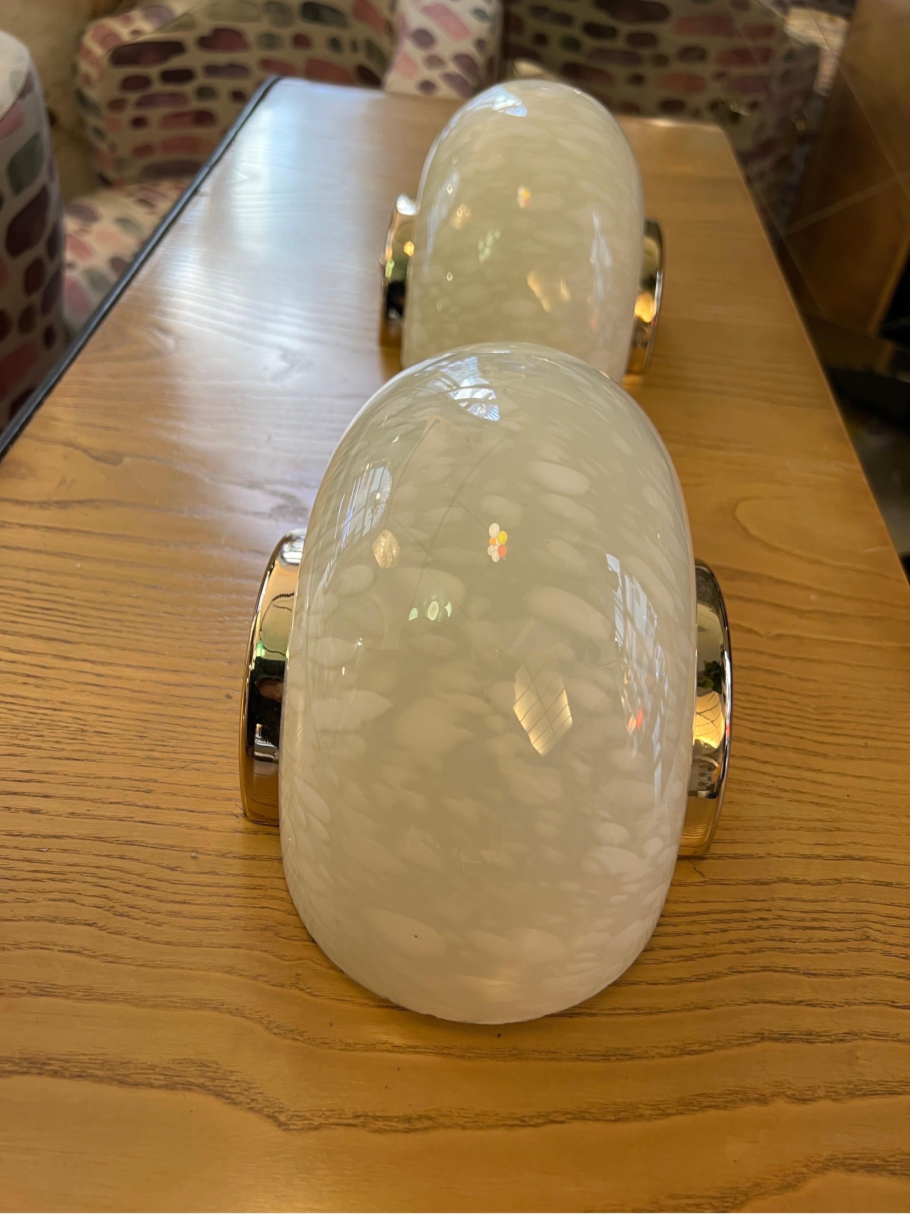 Set of Four Mid- Century Speckled Cream Murano Glass Wall Sconces, 1950 For Sale 3