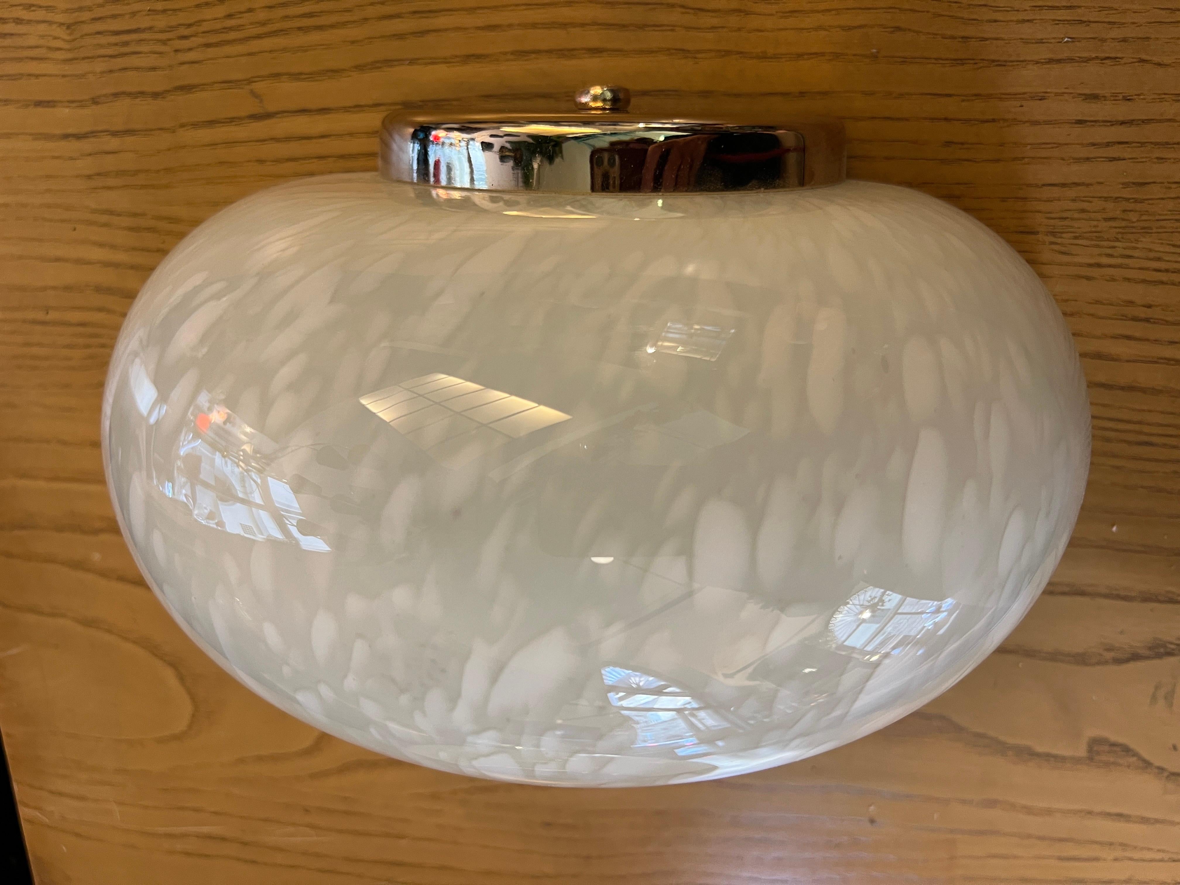 Set of Four Mid- Century Speckled Cream Murano Glass Wall Sconces, 1950 For Sale 4