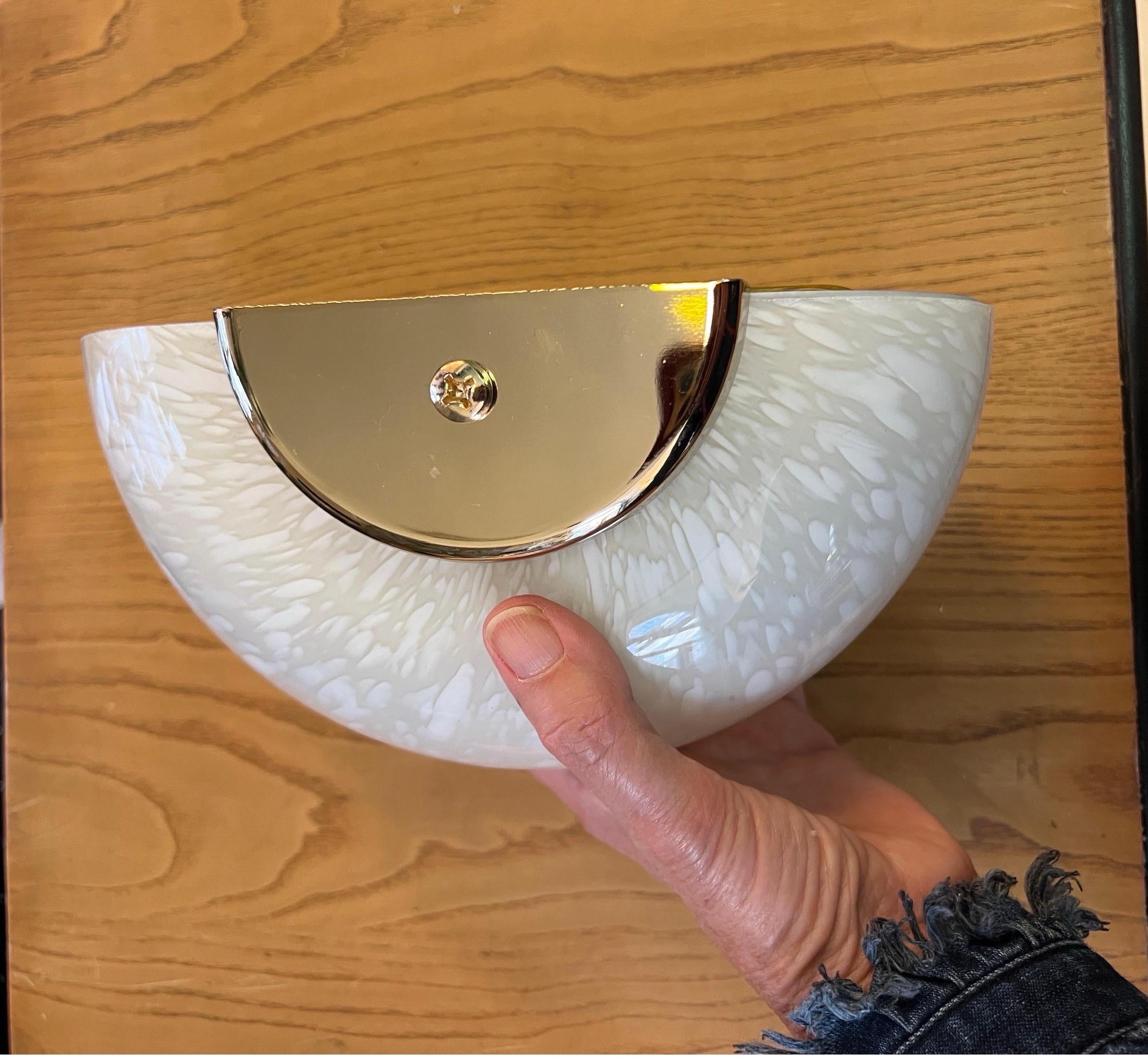 Set of Four Mid- Century Speckled Cream Murano Glass Wall Sconces, 1950 For Sale 7