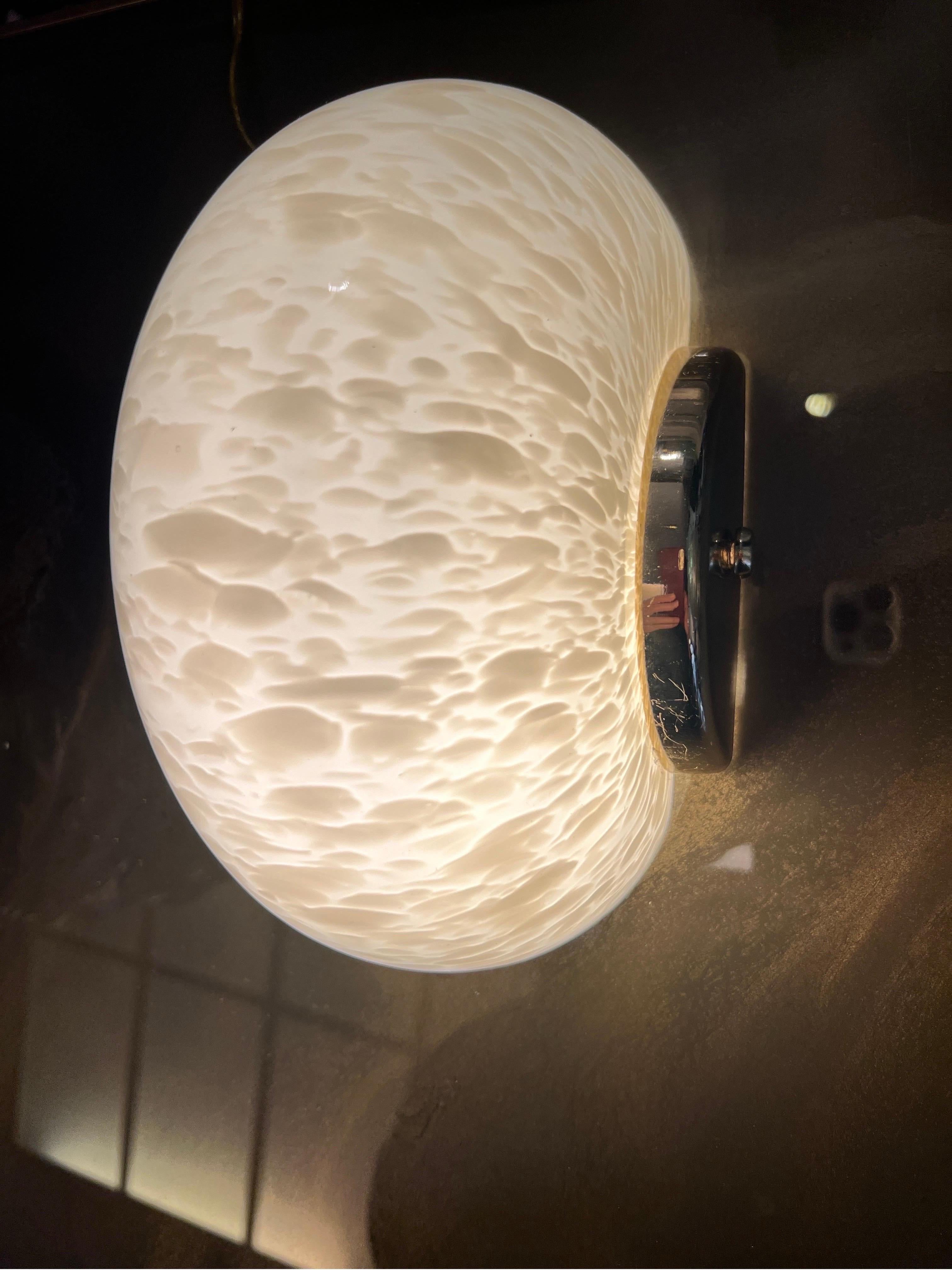 Set of Four Mid- Century Speckled Cream Murano Glass Wall Sconces, 1950 For Sale 10