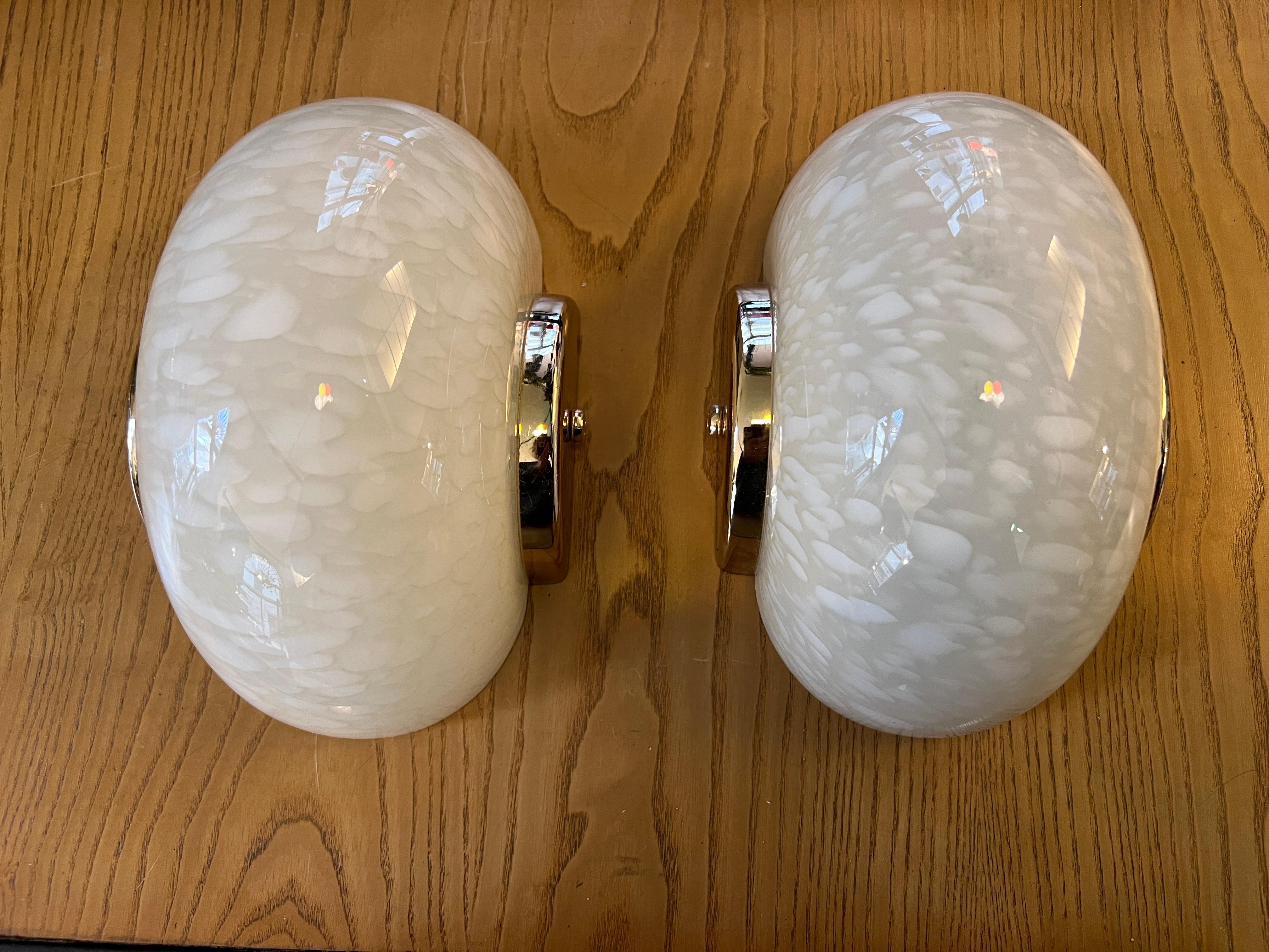 20th Century Set of Four Mid- Century Speckled Cream Murano Glass Wall Sconces, 1950 For Sale