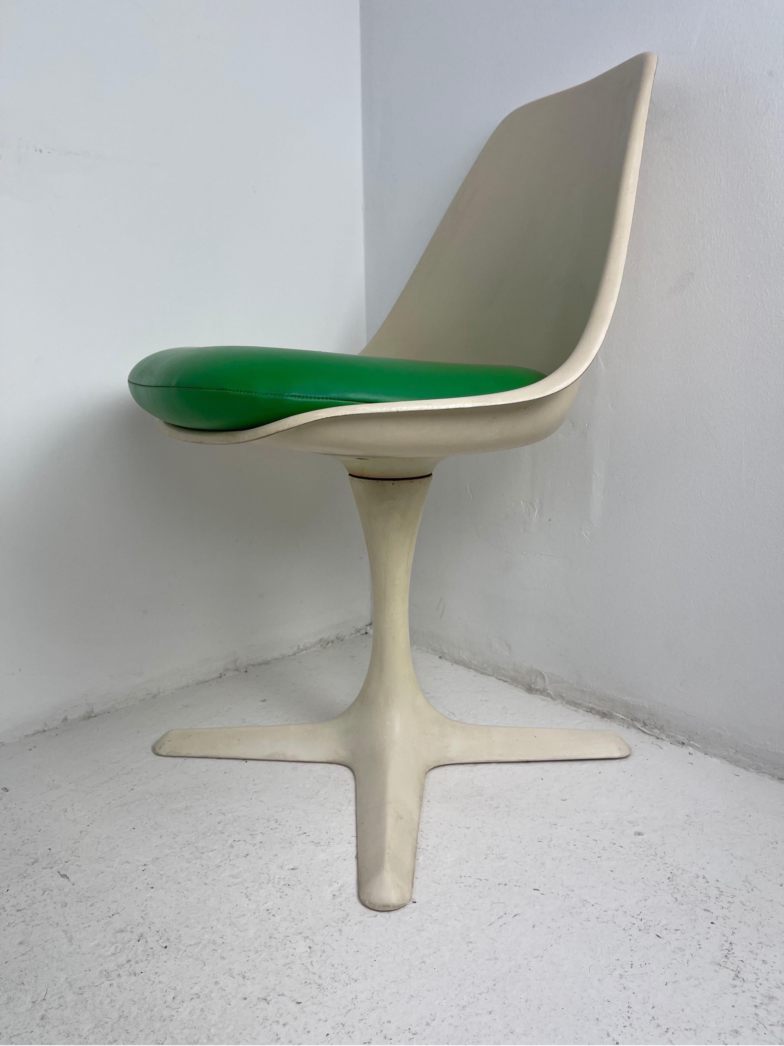 Mid-20th Century Set of Four Mid-Century Tulip Swivel Chairs by Burke