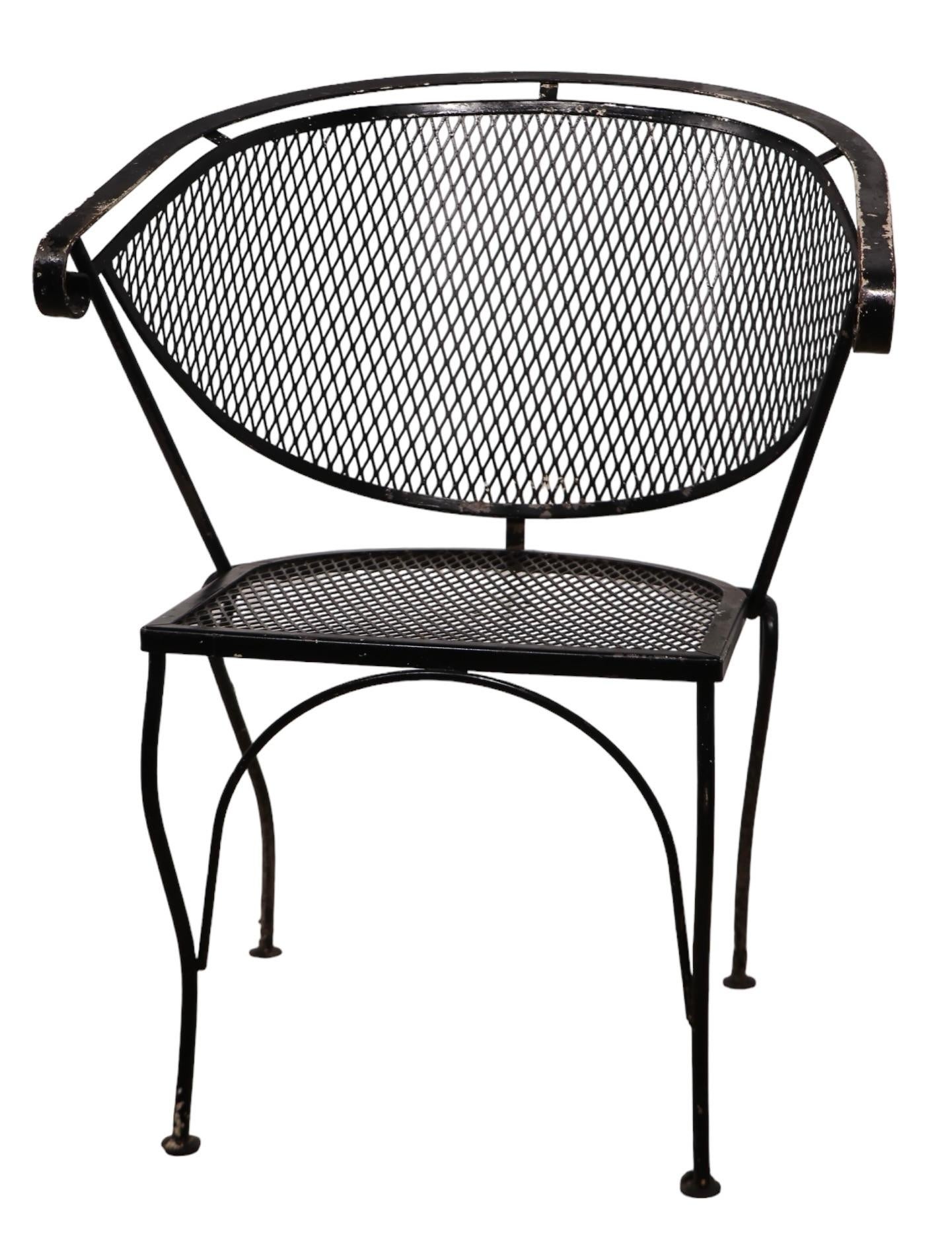 Mid-Century moderno Set di quattro pezzi in ferro battuto della metà del secolo scorso  Sedie da pranzo att. a Woodard in vendita