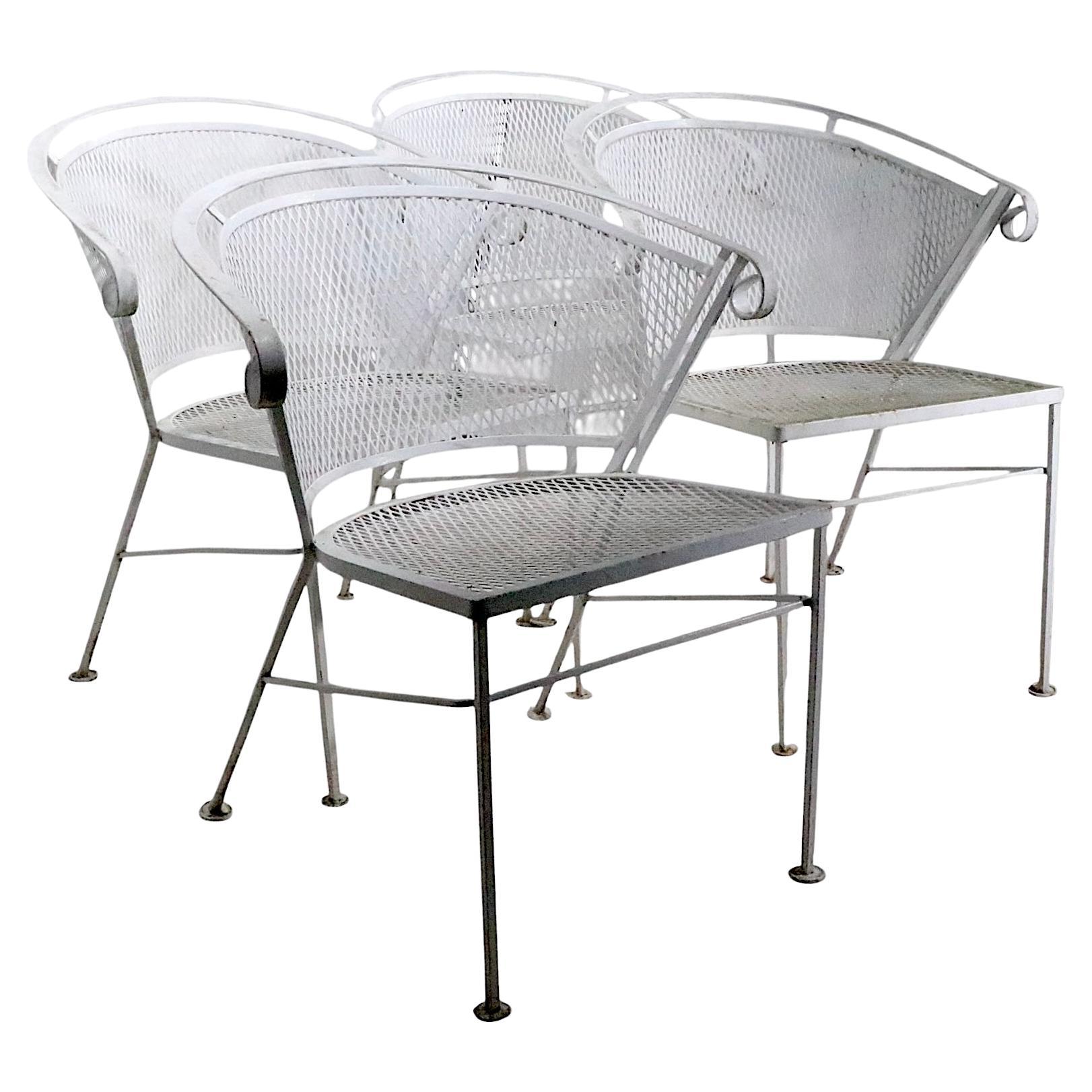 Set di quattro sedie da pranzo da giardino in ferro battuto della metà del secolo scorso