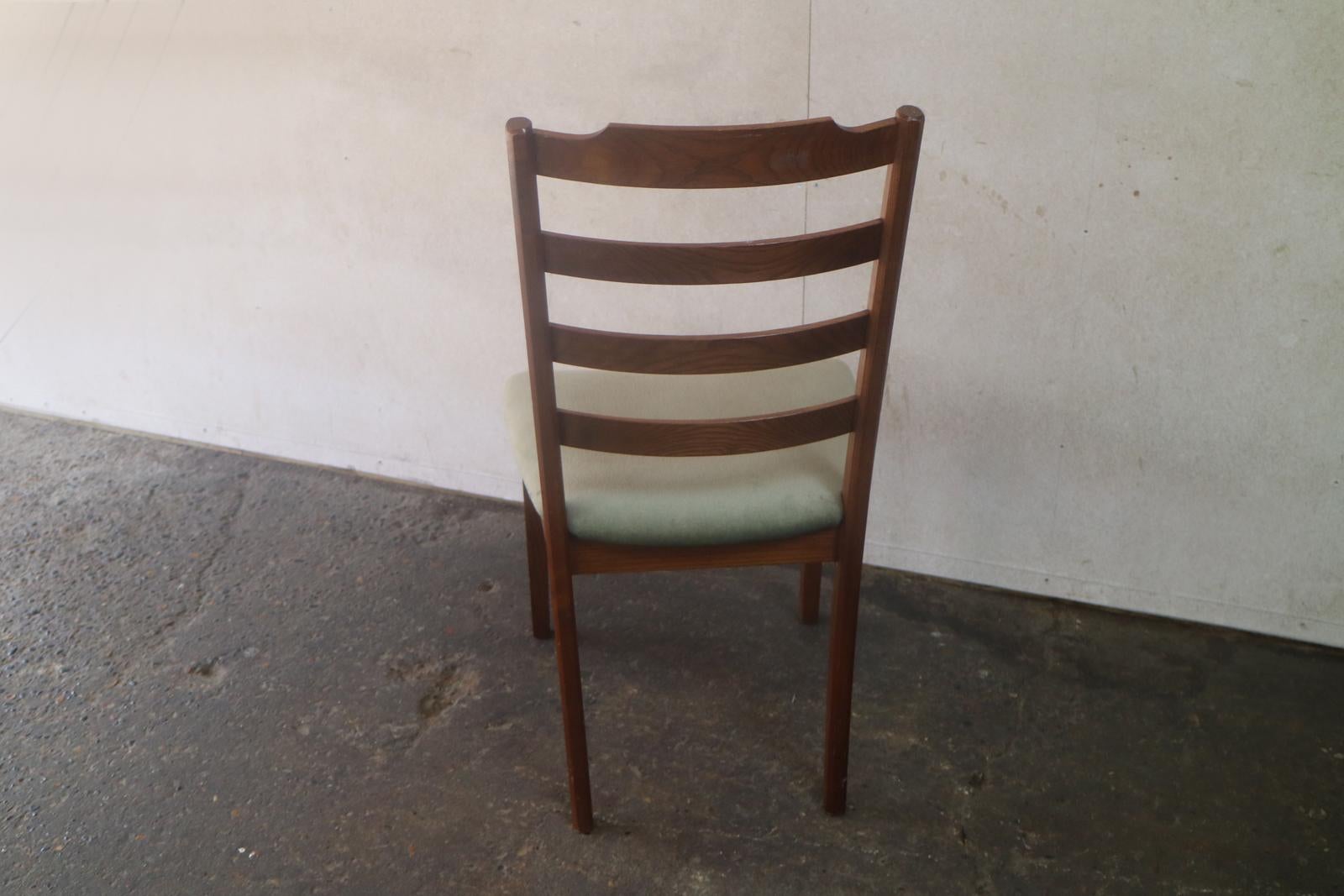 Set of Four Midcentury 1970s G Plan Dining Chairs In Good Condition For Sale In London, GB