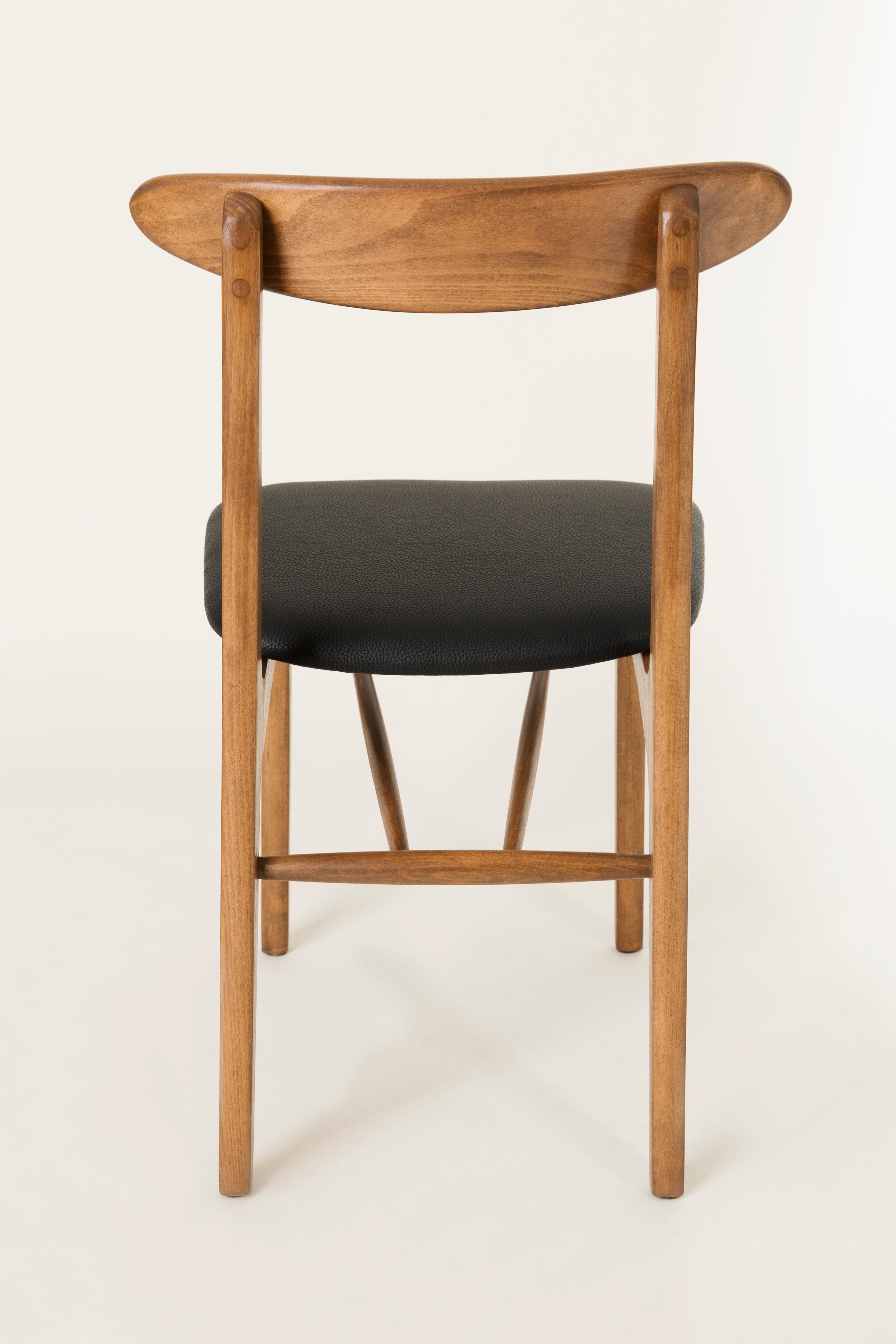 Ensemble de quatre chaises de salle à manger en cuir noir du milieu du siècle dernier, années 1960 en vente 2