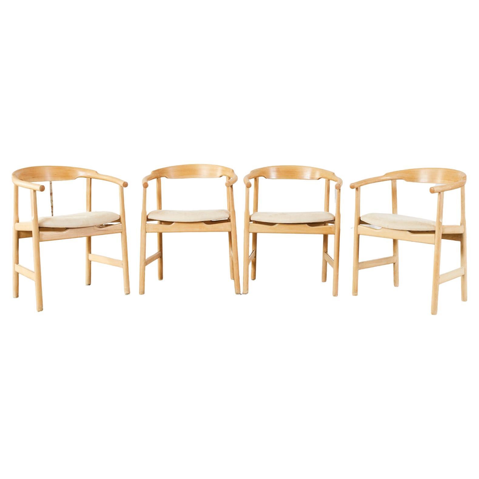 Satz von vier Sesseln aus Birkenholz im dänischen Stil der Jahrhundertmitte