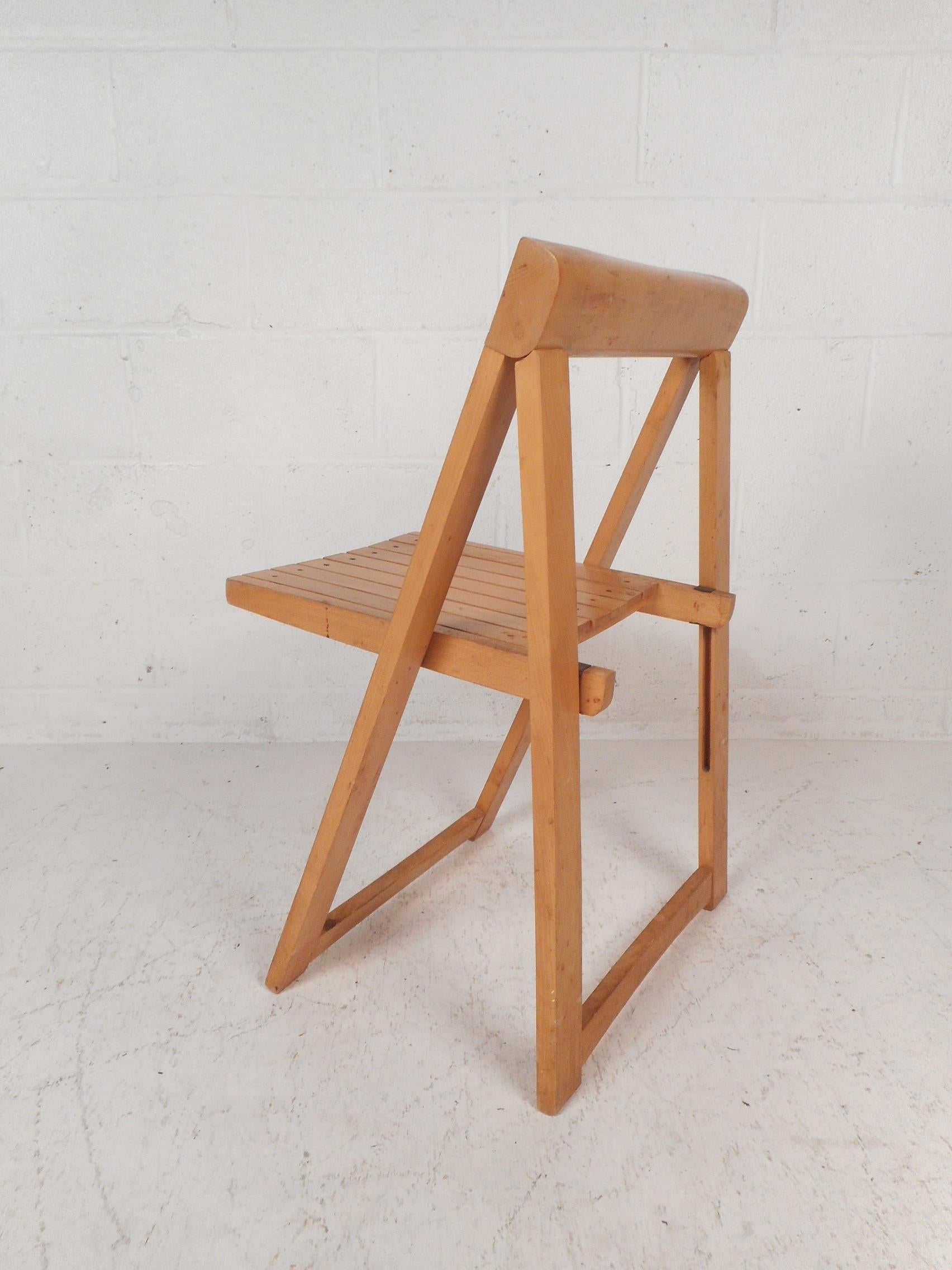 Set of Four Midcentury Folding Chairs 2