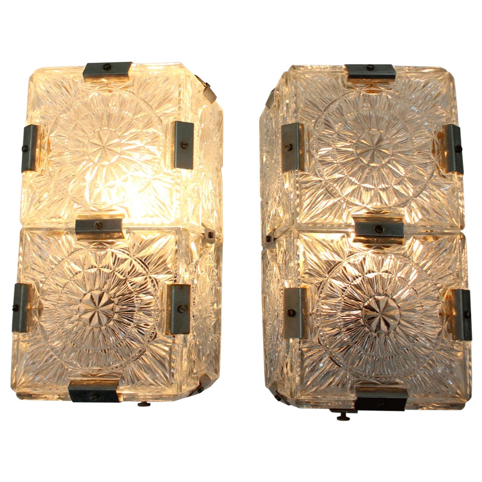Ensemble de quatre lampes murales ou de plafonniers en verre du milieu du siècle dernier, 1970