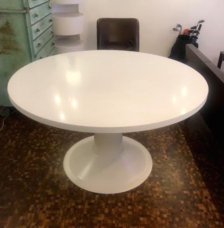 Set of four Midcentury Leather Dining Chairs and a table by Yrjö Kukkapuro For Sale 6