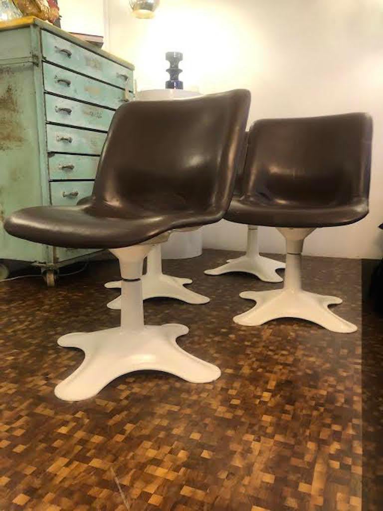 Metal Set of four Midcentury Leather Dining Chairs and a table by Yrjö Kukkapuro For Sale