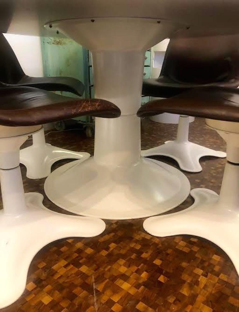 Set of four Midcentury Leather Dining Chairs and a table by Yrjö Kukkapuro For Sale 1