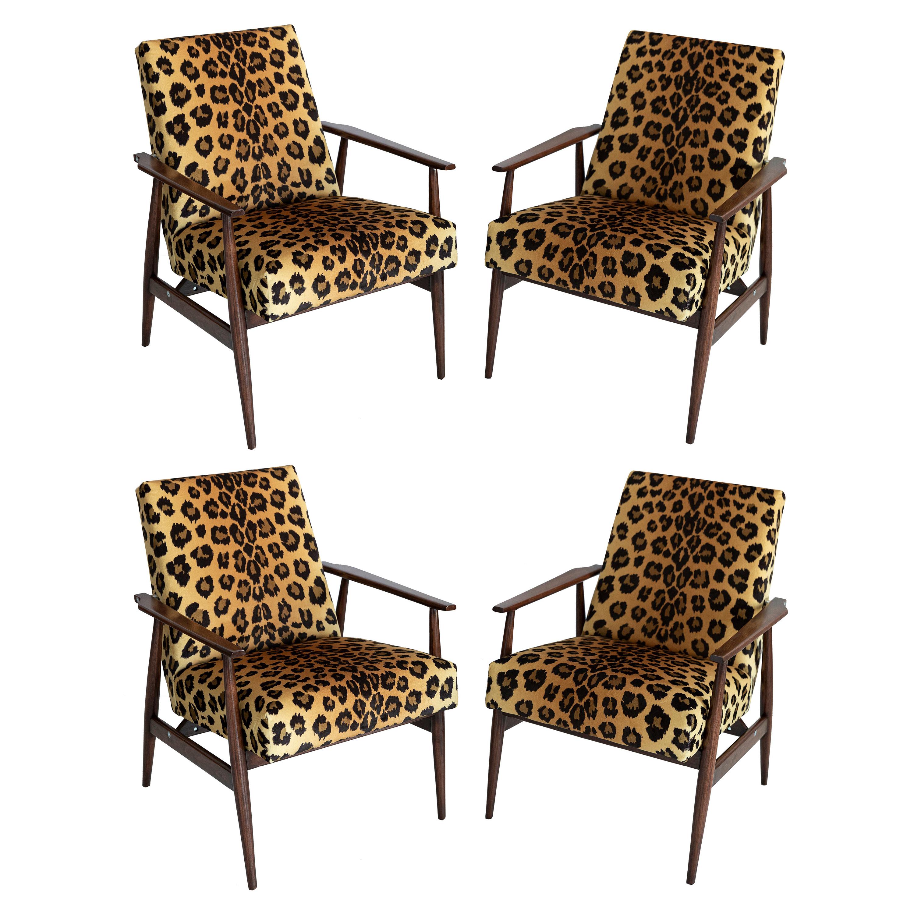 Ensemble de quatre fauteuils en velours imprimé léopard du milieu du siècle dernier, H. Lis, années 1960