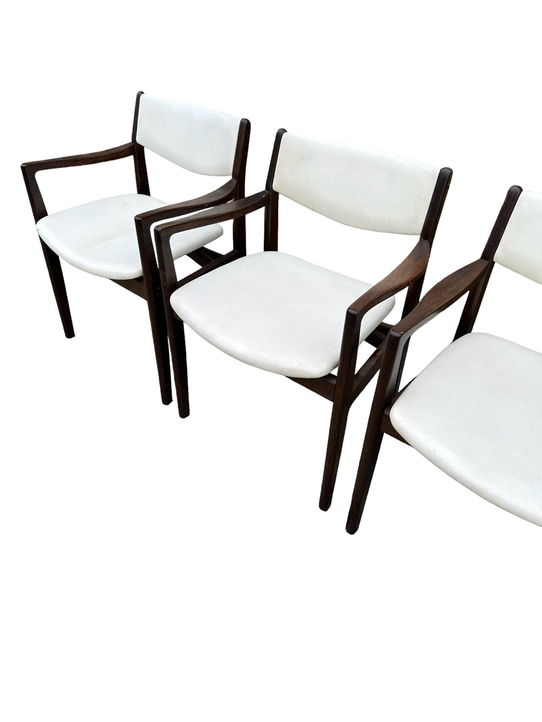 Set of Four Mid-Century Modern Dining Armchairs 6