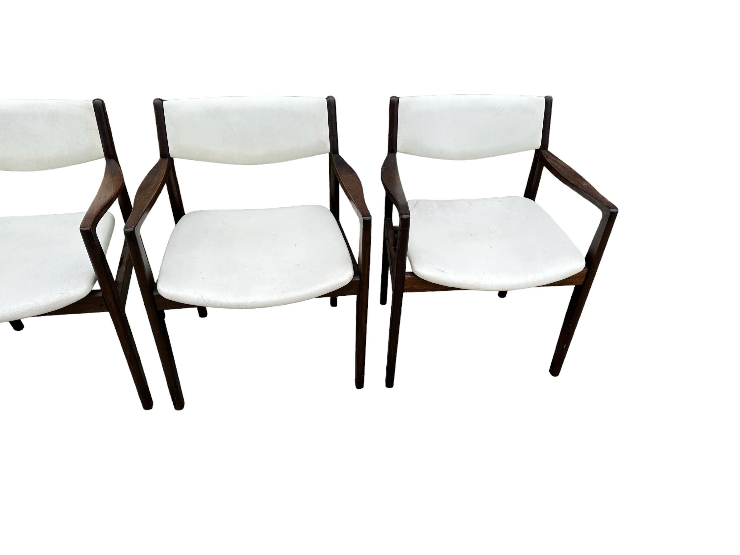 Set of Four Mid-Century Modern Dining Armchairs In Fair Condition In Brooklyn, NY