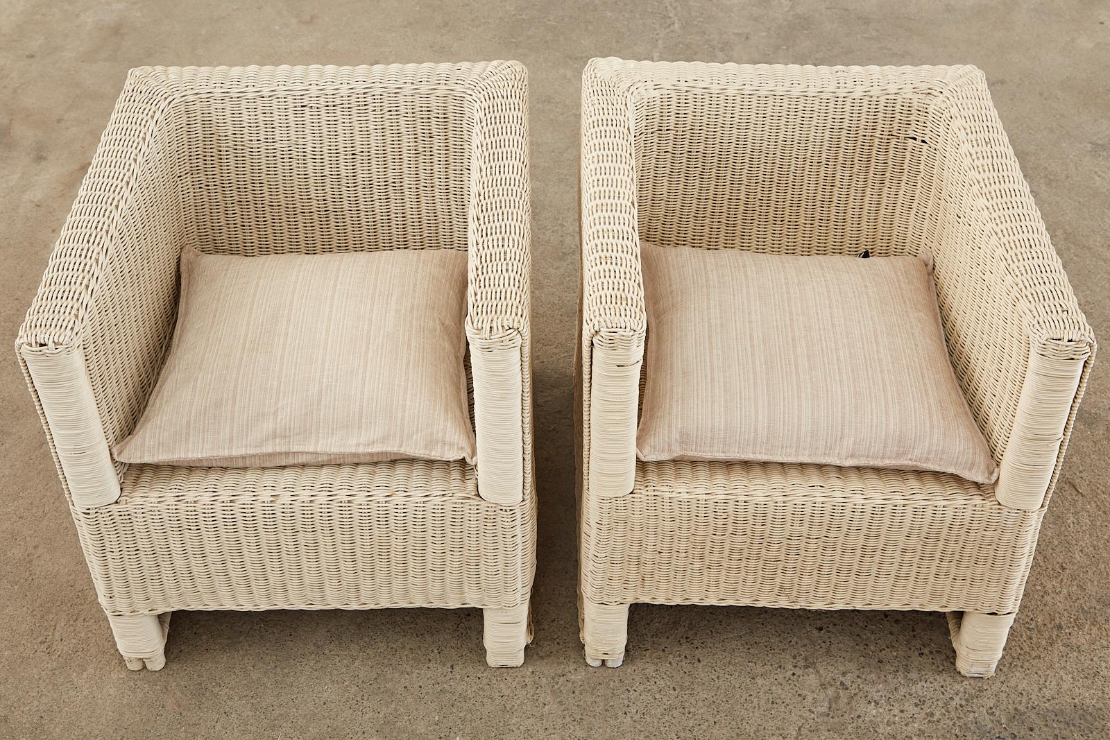 Set of Four Midcentury Painted Wicker Rattan Cube Chairs For Sale 2