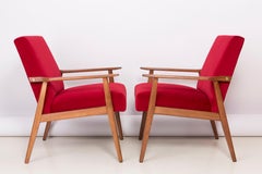 Set di quattro poltrone Dante in velluto rosso in stile Mid-Century, Europa, anni '60
