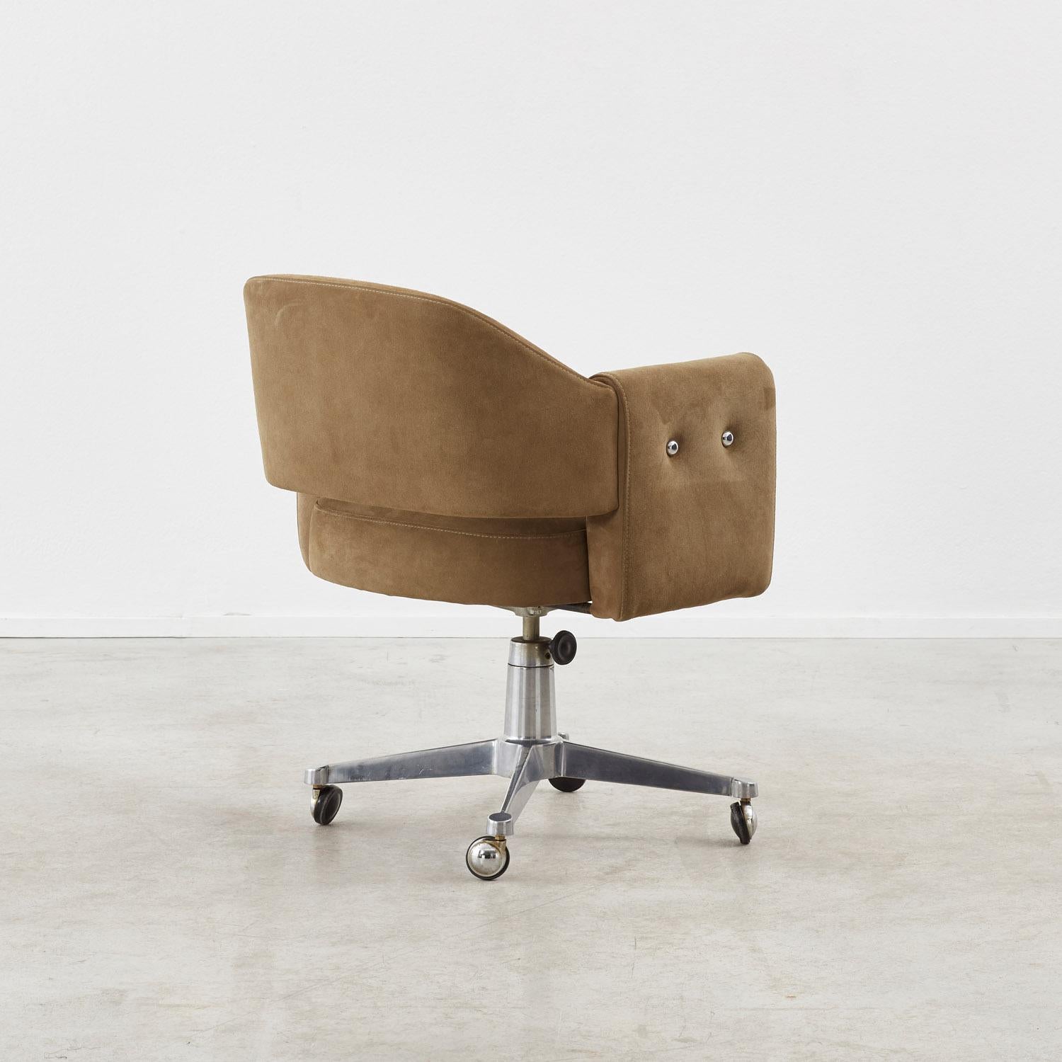 Mid-20th Century Set of four Midcentury swivel desk chairs - Spain, 1960s. Sold individually