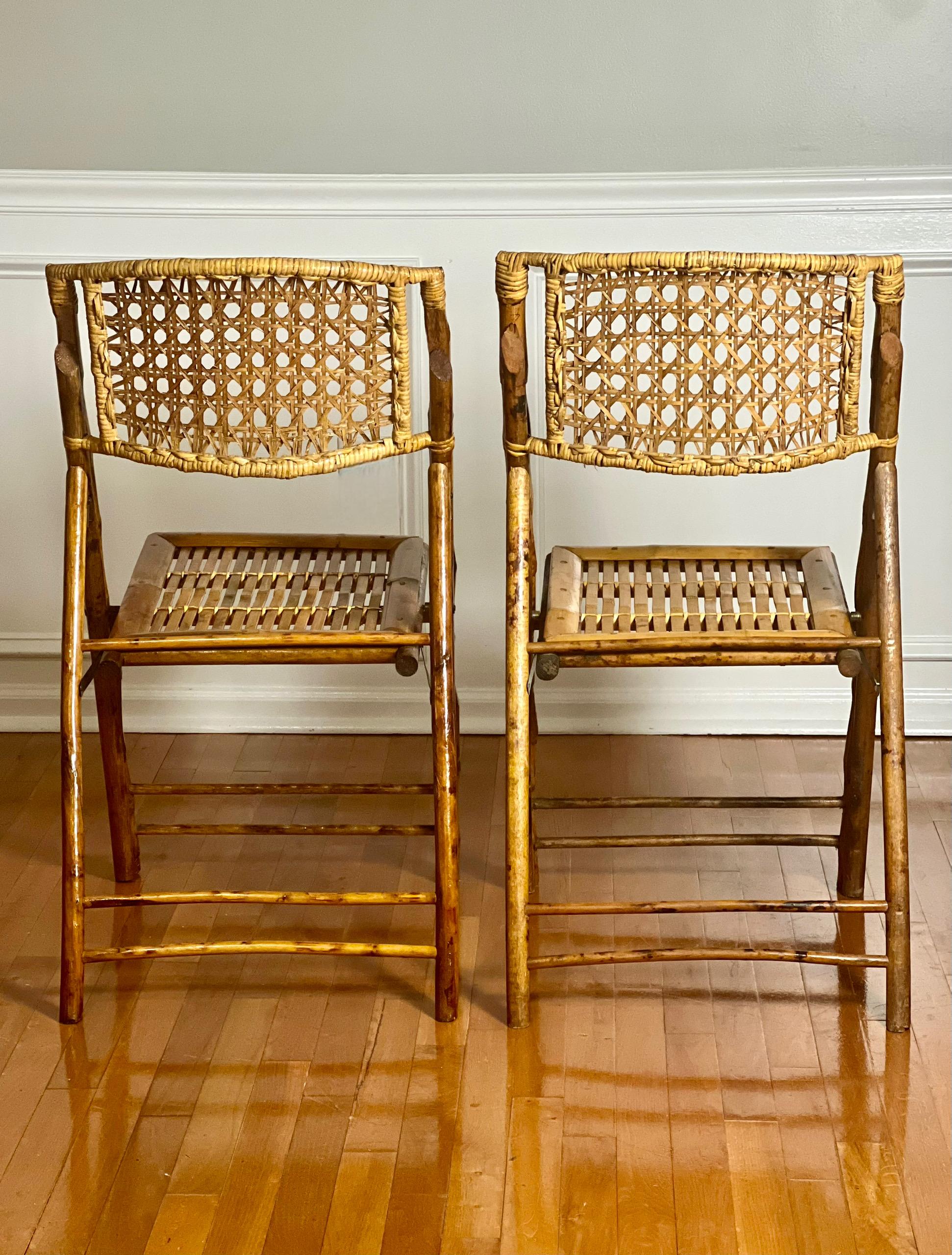 20th Century Set of Four Midcentury Tortoise Shell Style Burnt Bamboo Folding Chairs For Sale