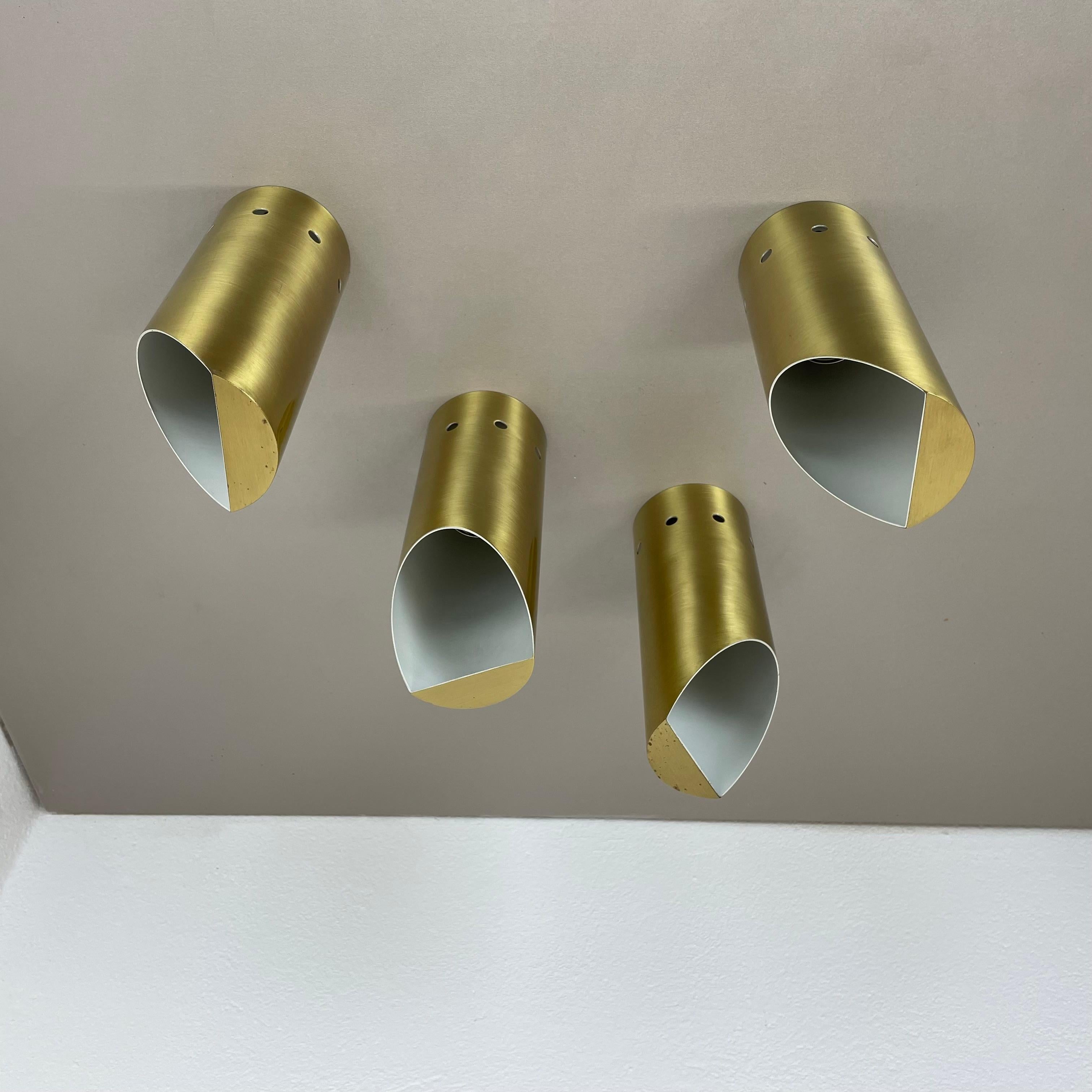 Set di quattro lampade da soffitto a parete in ottone minimalista, Italia anni '70 in vendita 11