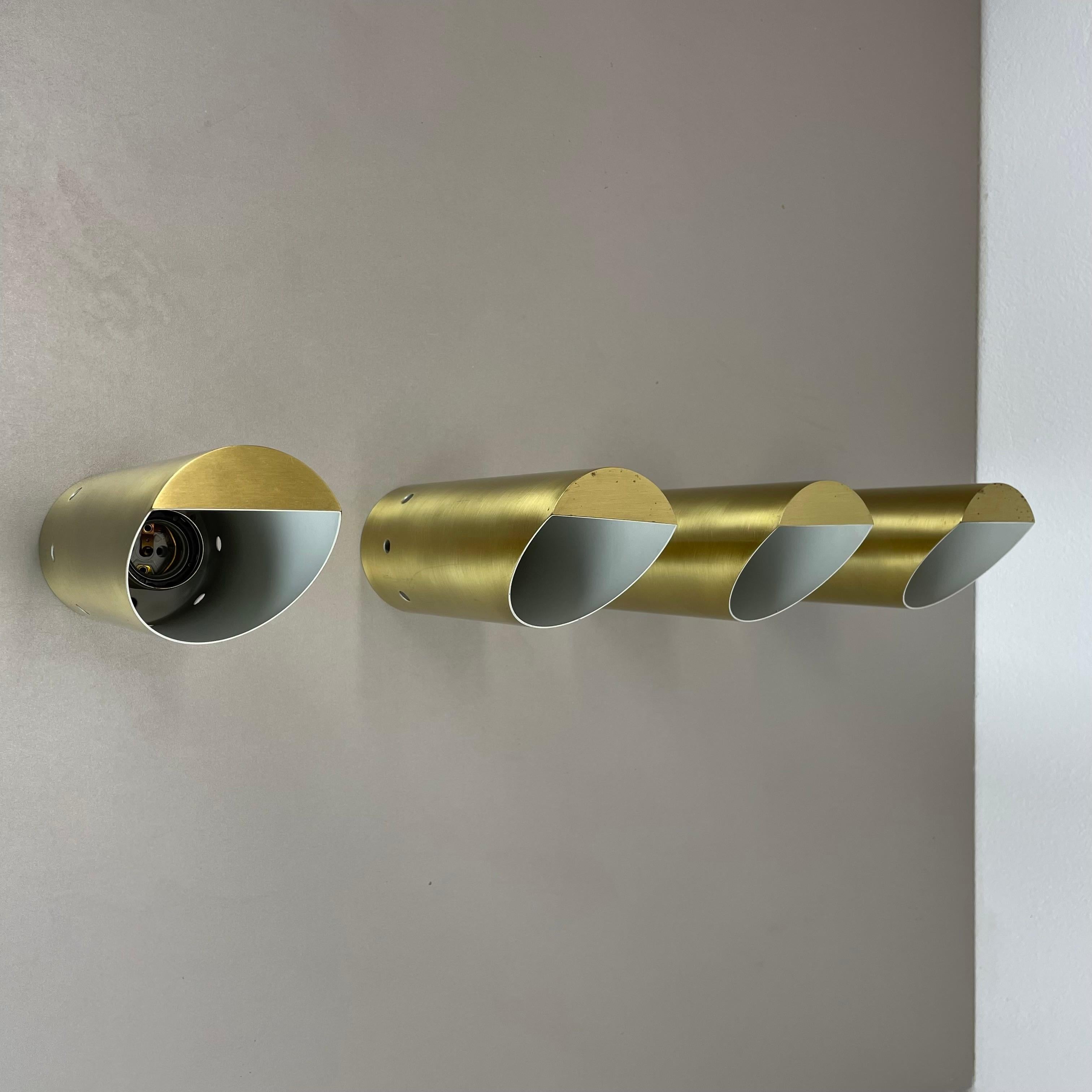 Set di quattro lampade da soffitto a parete in ottone minimalista, Italia anni '70 In condizioni buone in vendita a Kirchlengern, DE