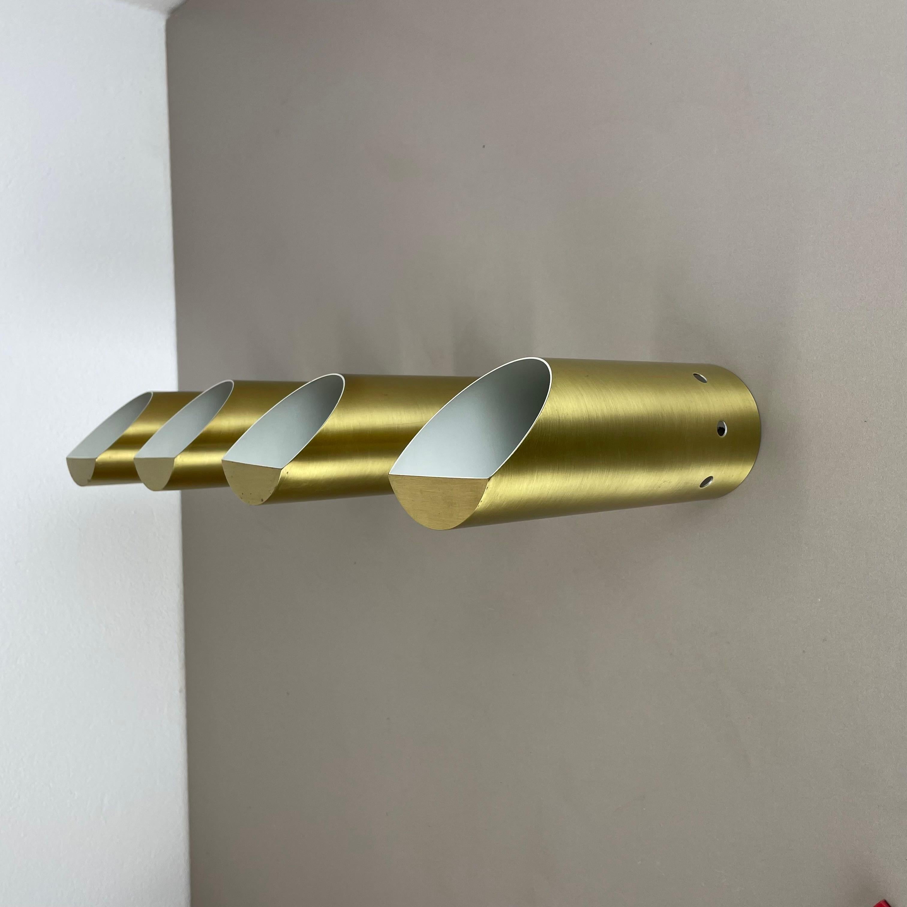 Metallo Set di quattro lampade da soffitto a parete in ottone minimalista, Italia anni '70 in vendita