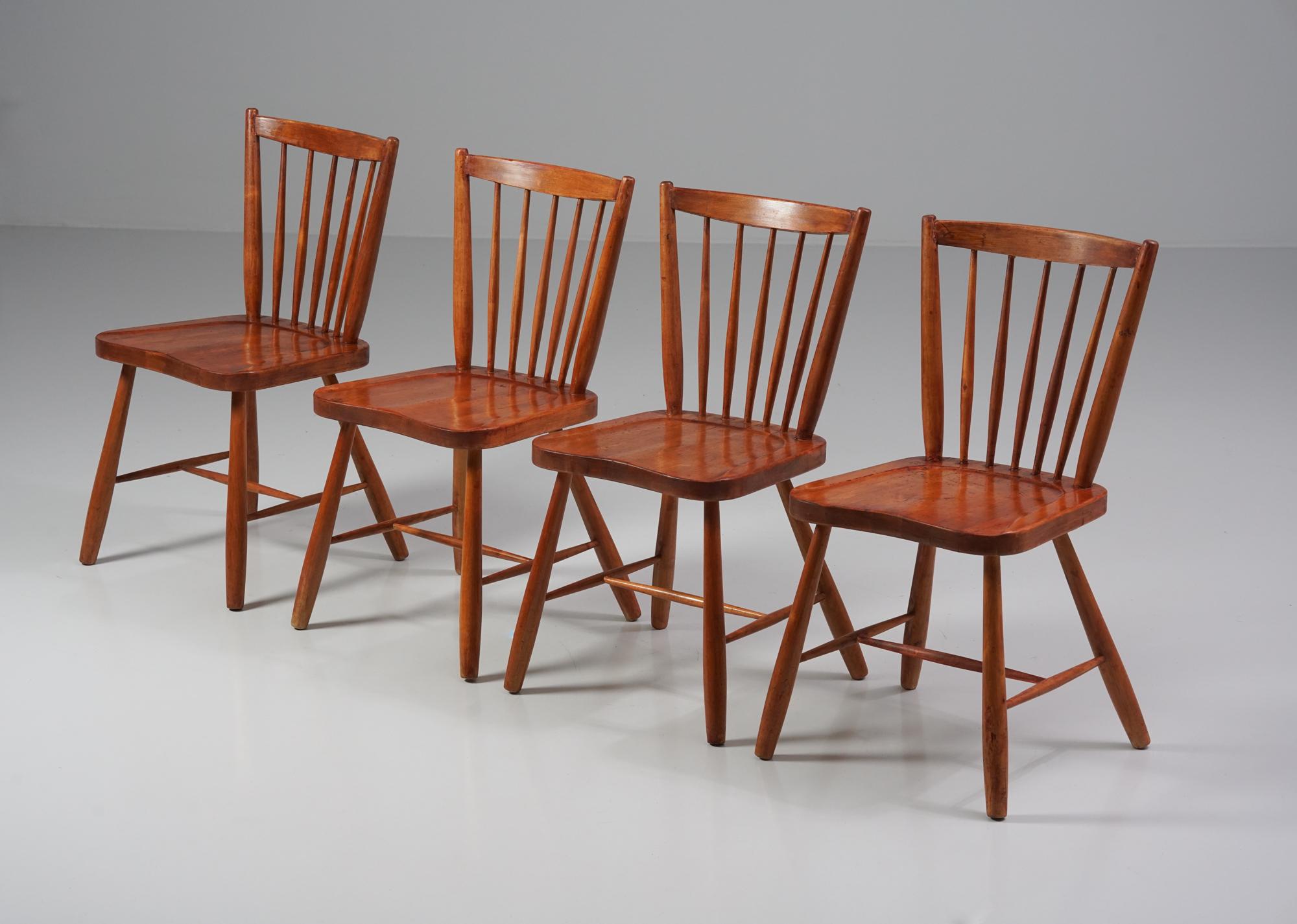 Tacheté Ensemble de quatre chaises Model No 101, Runar Engblom, Sopenkorpi Oy, années 1940 en vente