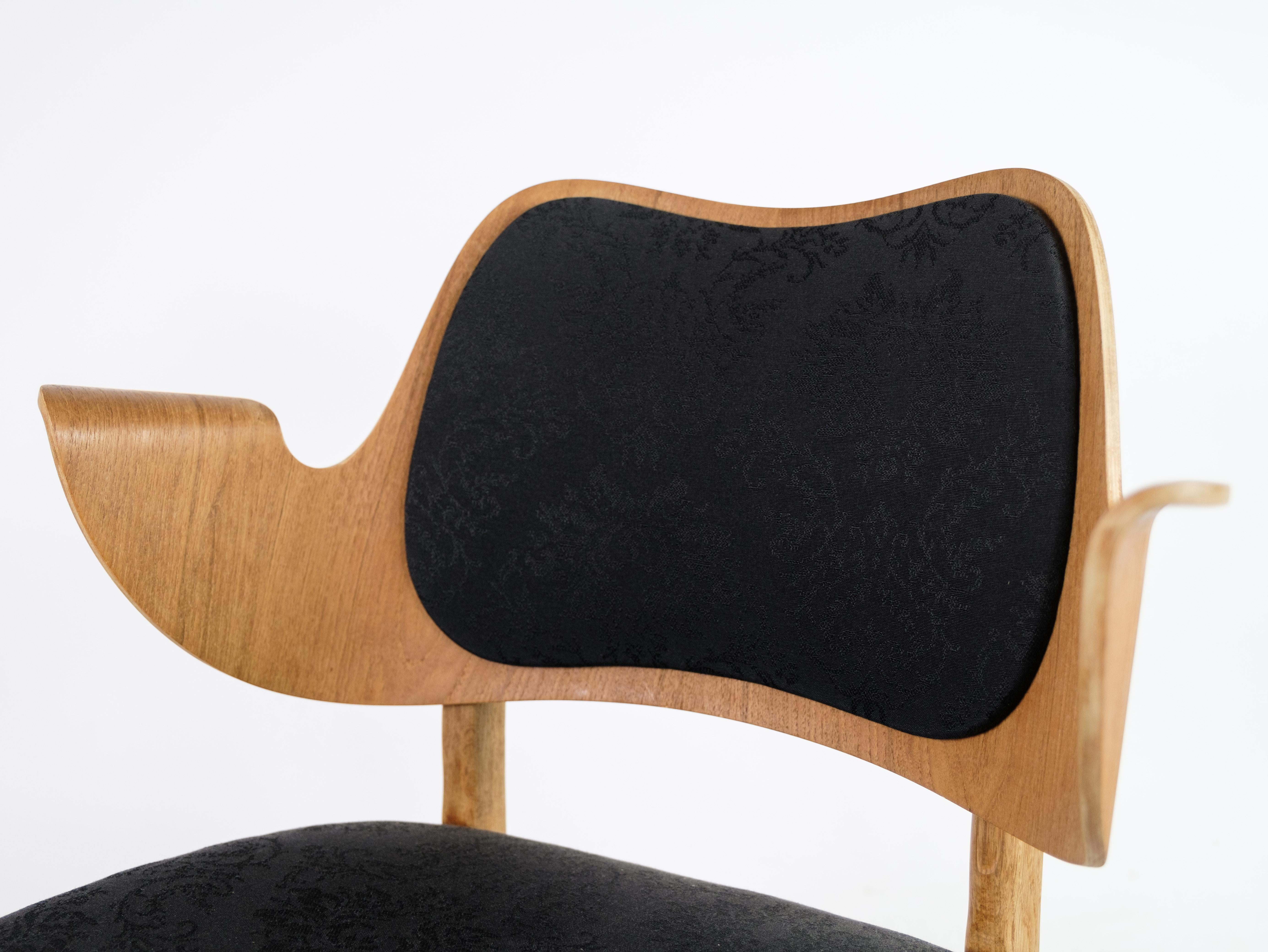 Tissu Ensemble de quatre fauteuils modèle 107 en chêne et teck par Hans Olsen des années 1960 en vente