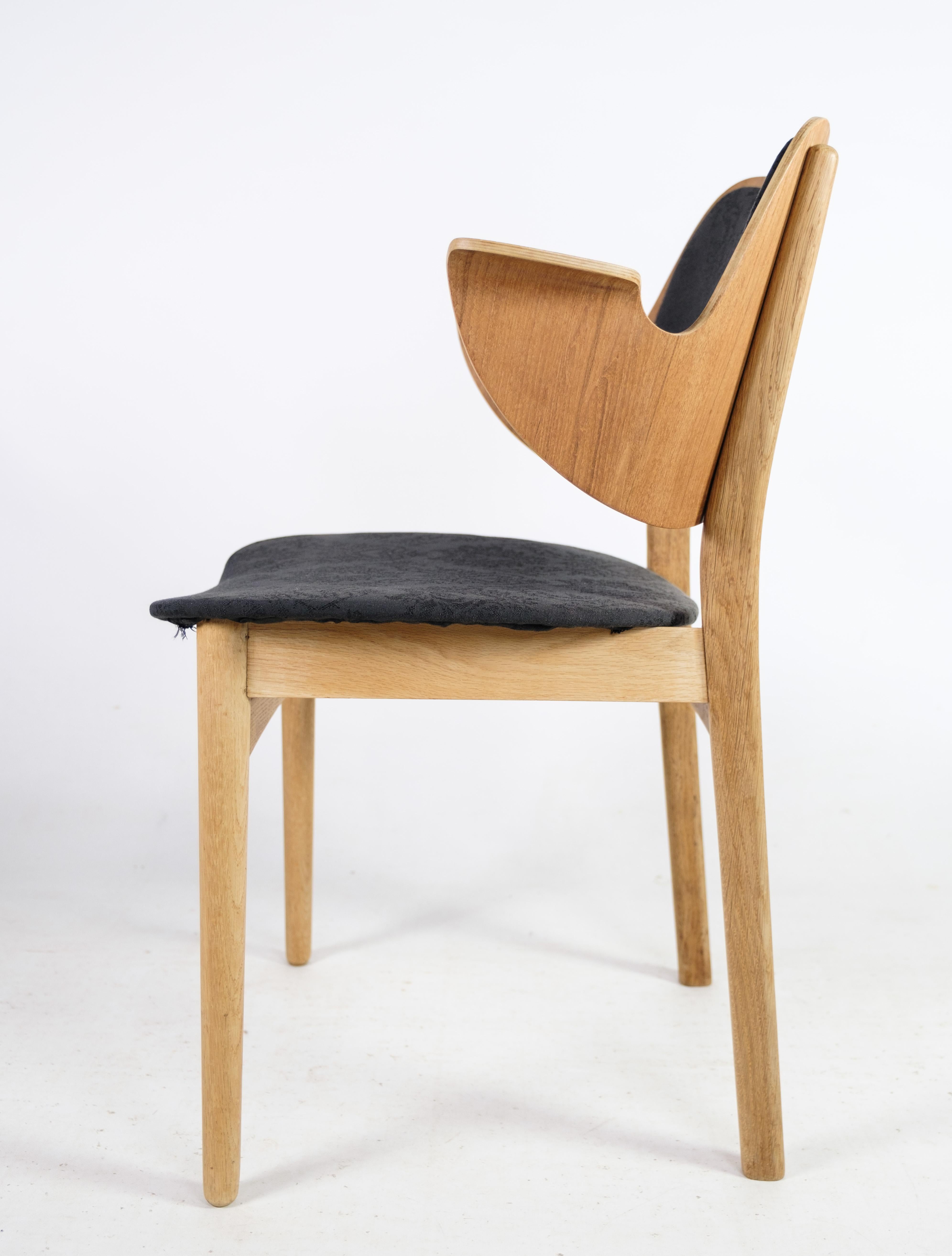 Ensemble de quatre fauteuils modèle 107 en chêne et teck par Hans Olsen des années 1960 en vente 1