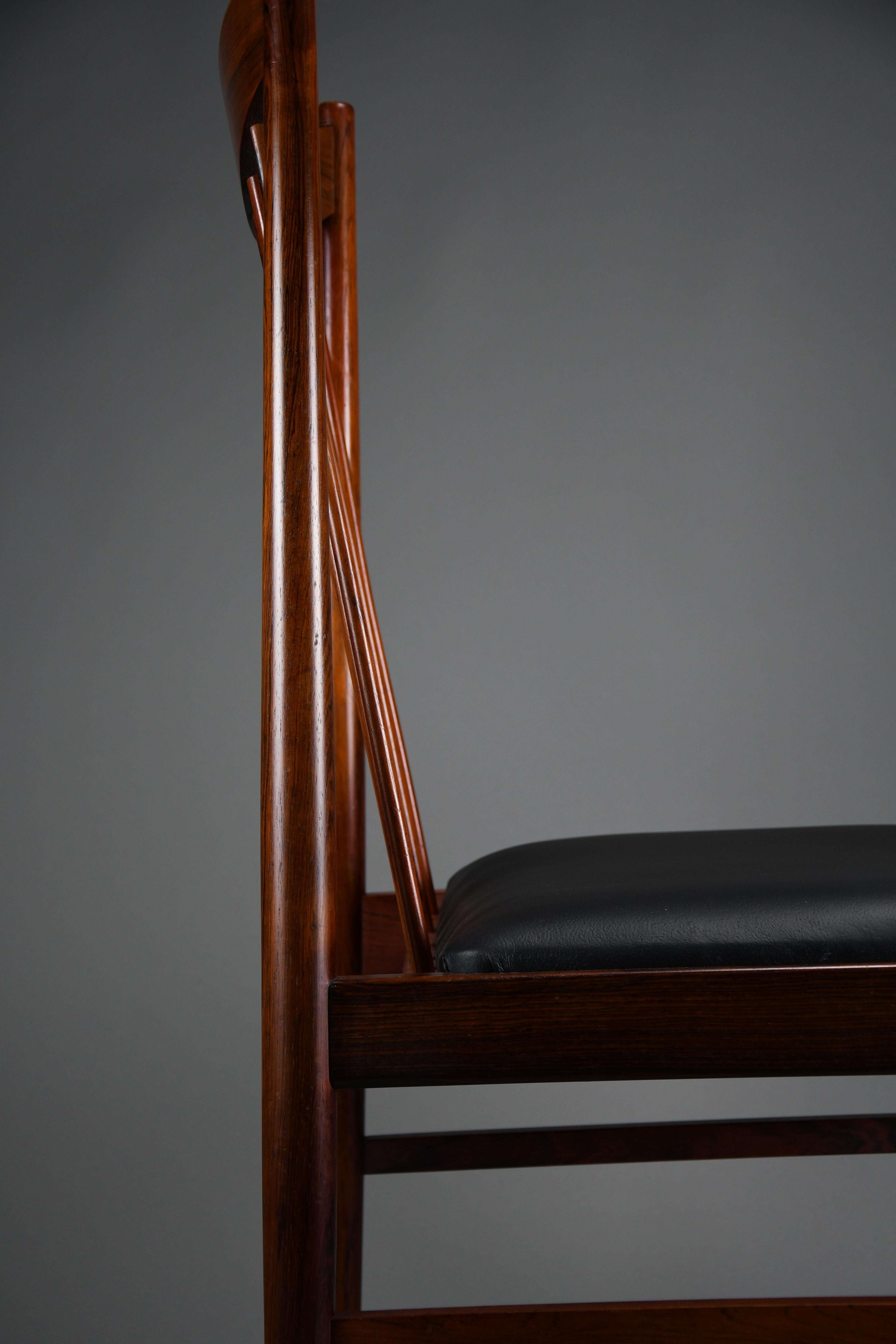 Set of Four Model 422 Dining Chairs by Helge Sibast, Denmark, 1960s mediados del siglo XX en venta