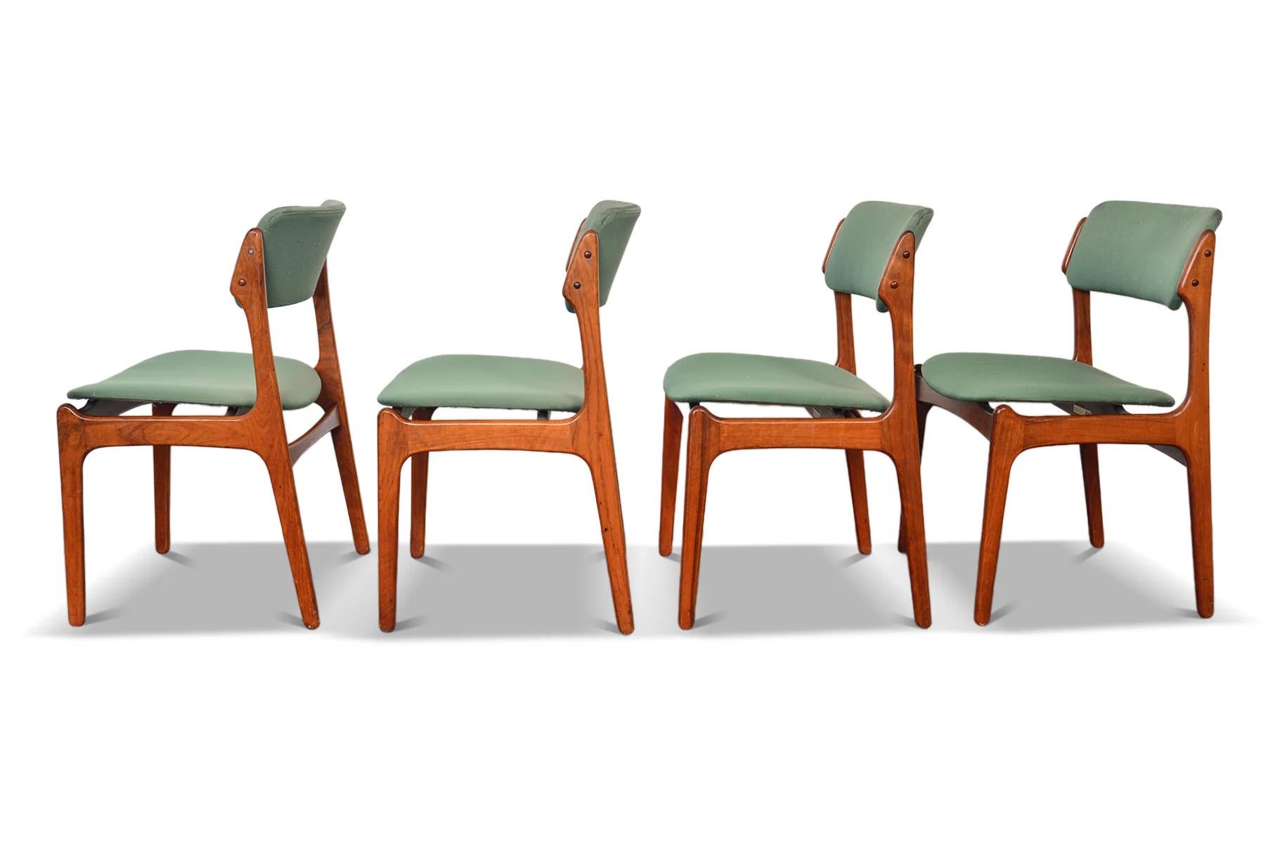 Set of Four Model 49 Dining Chairs in Rosewood by Erik Buch In Good Condition For Sale In Berkeley, CA