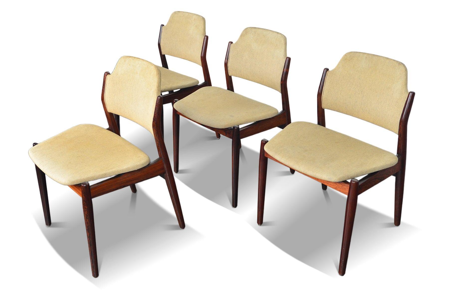 Set of Four Model 62s Dining Chairs In Rosewood By Arne Vodder In Good Condition For Sale In Berkeley, CA