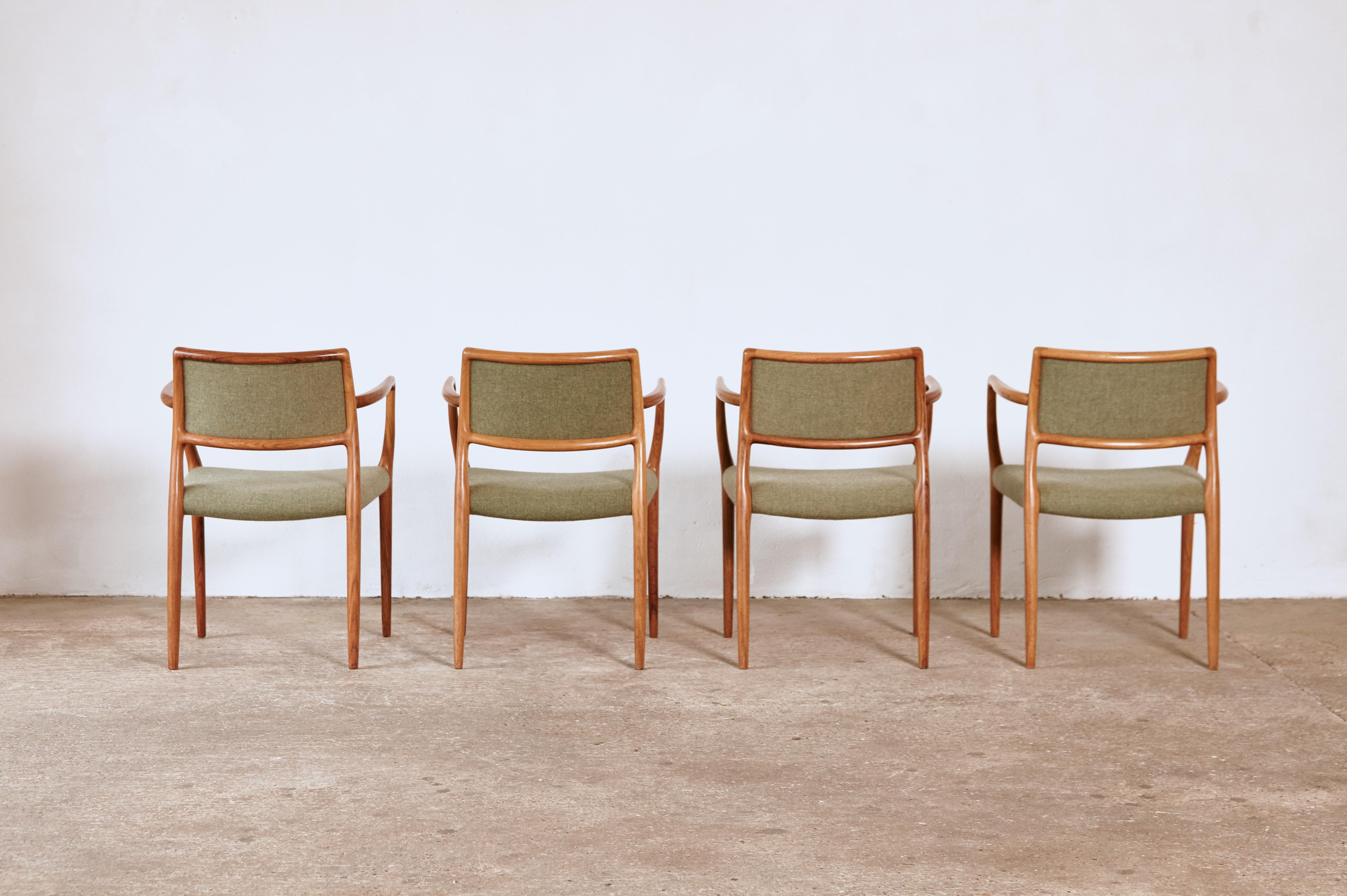 Satz von vier Model 65 Esszimmerstühlen von Niels O. Møller 'Moller', Dänemark, 1960er Jahre (Mitte des 20. Jahrhunderts) im Angebot