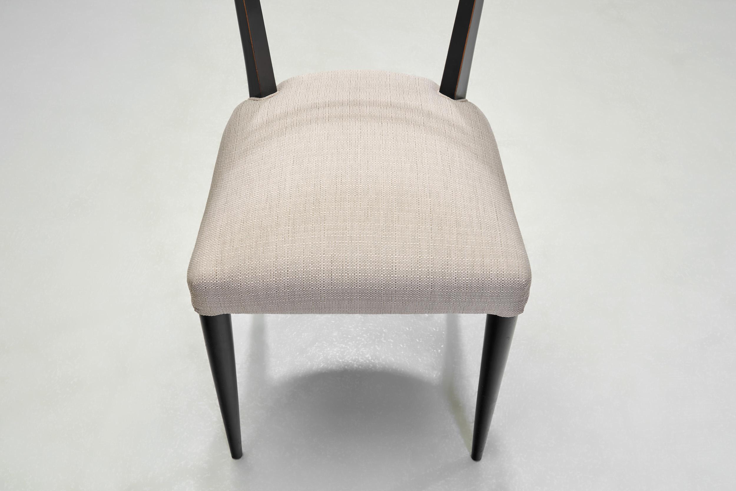 Satz von vier Modell „689“ Buchenstühlen mit hoher Rückenlehne aus Buche für Ligne Roset, Frankreich 1960er Jahre im Angebot 3