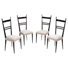Juego de cuatro sillas de respaldo alto de haya modelo "689" para Ligne Roset, Francia Años 60