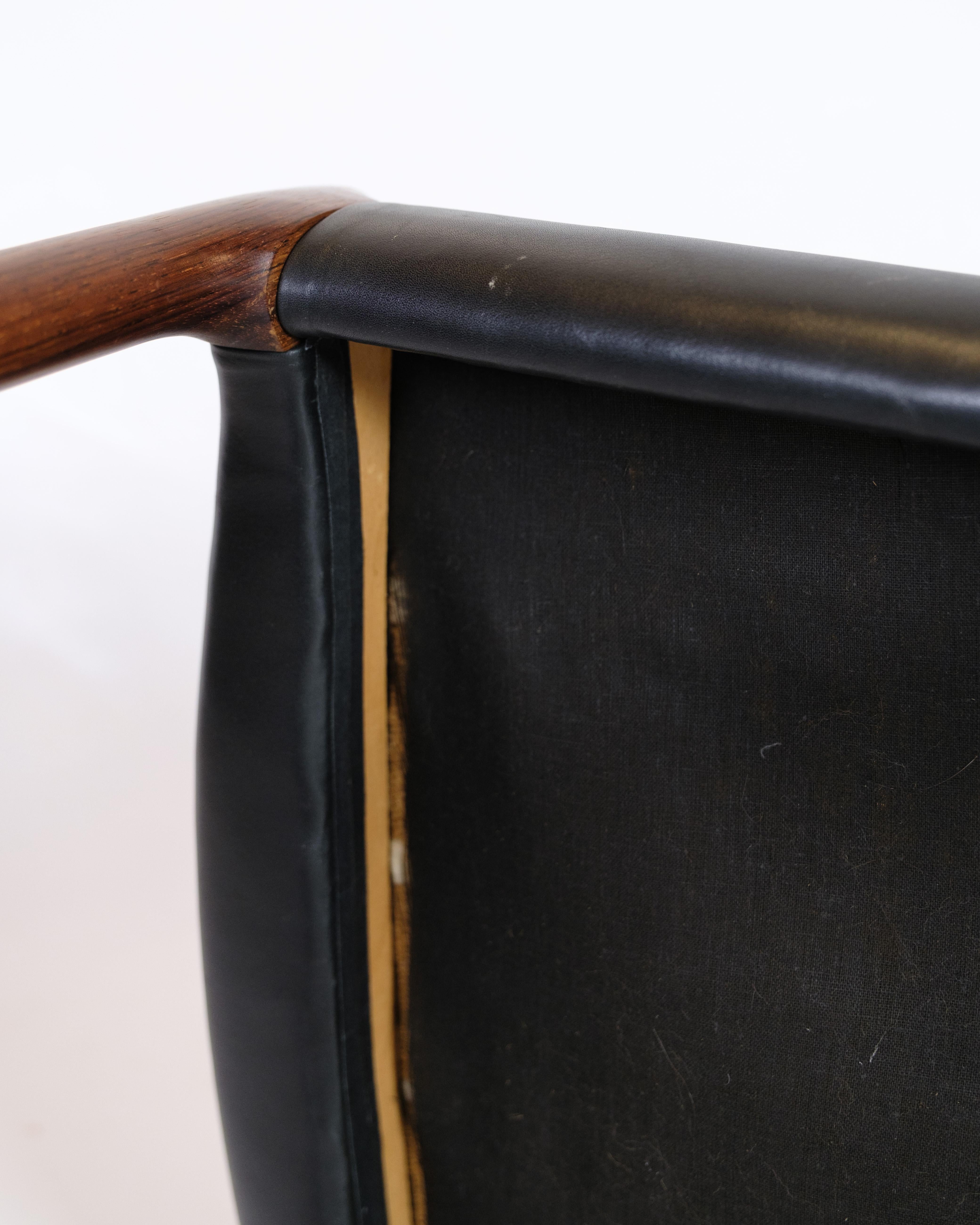 Ensemble de quatre chaises Model No 78 de N.O Møller en bois de rose et cuir noir, années 1950 en vente 5