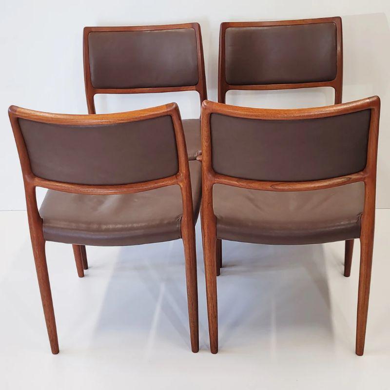 Satz von vier Esszimmerstühlen aus Teakholz von Niels Otto Mller, Modell 80 im Zustand „Gut“ im Angebot in Warminster, GB